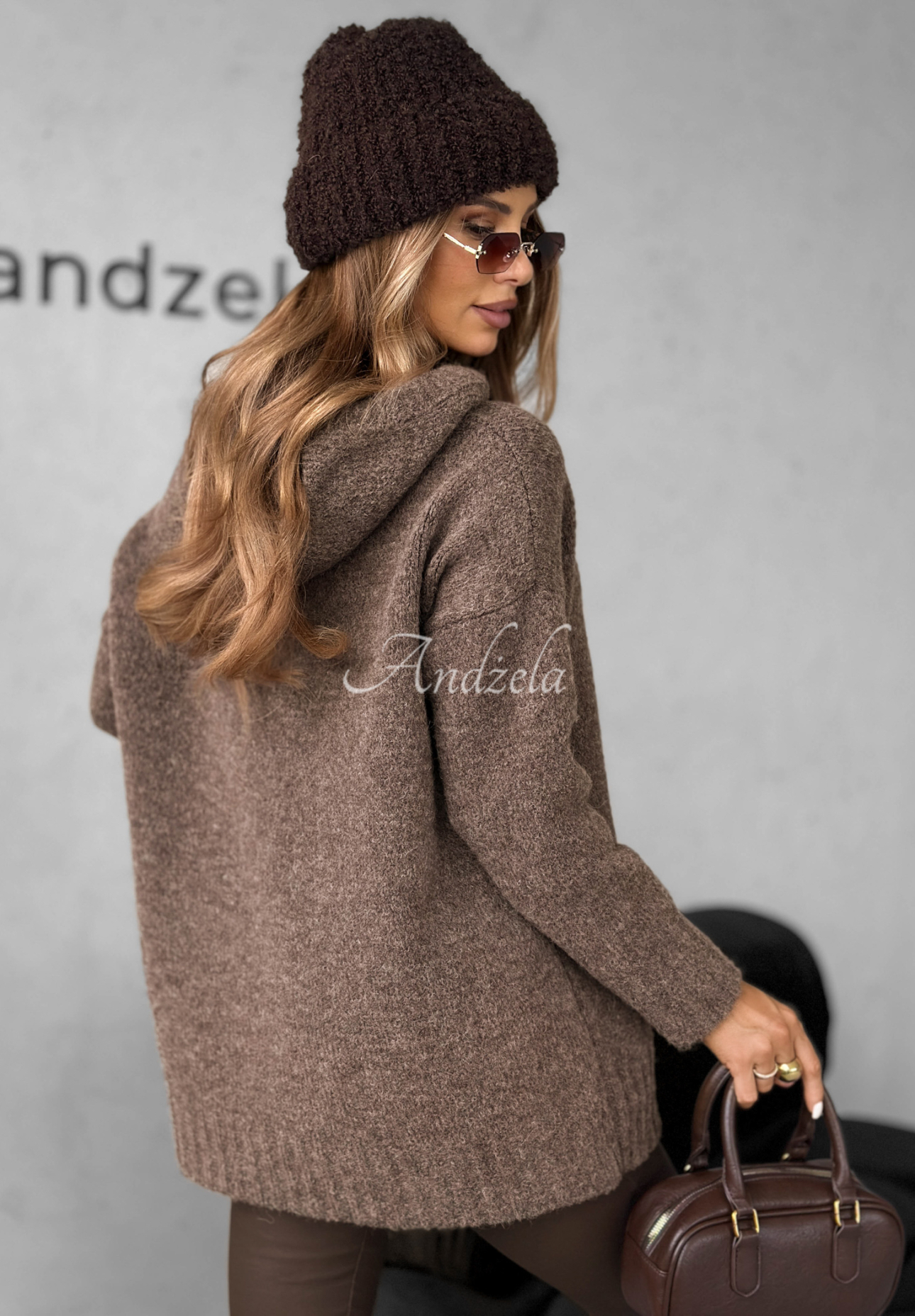 Svetr oversize s kapucí Carra čokoládový