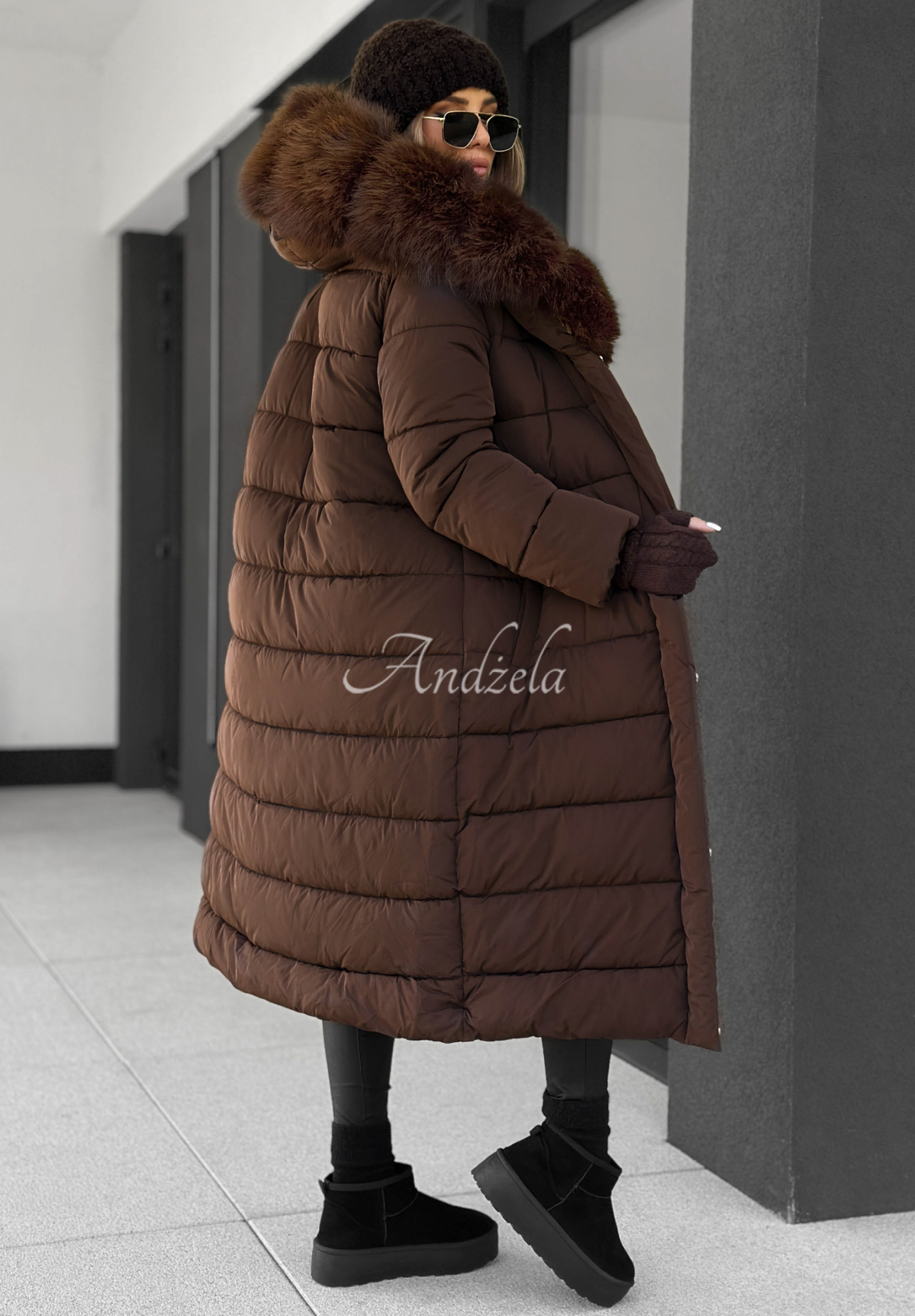 Dlouhá prošívaná bunda s kožíškem For Cold Weather čokoládová