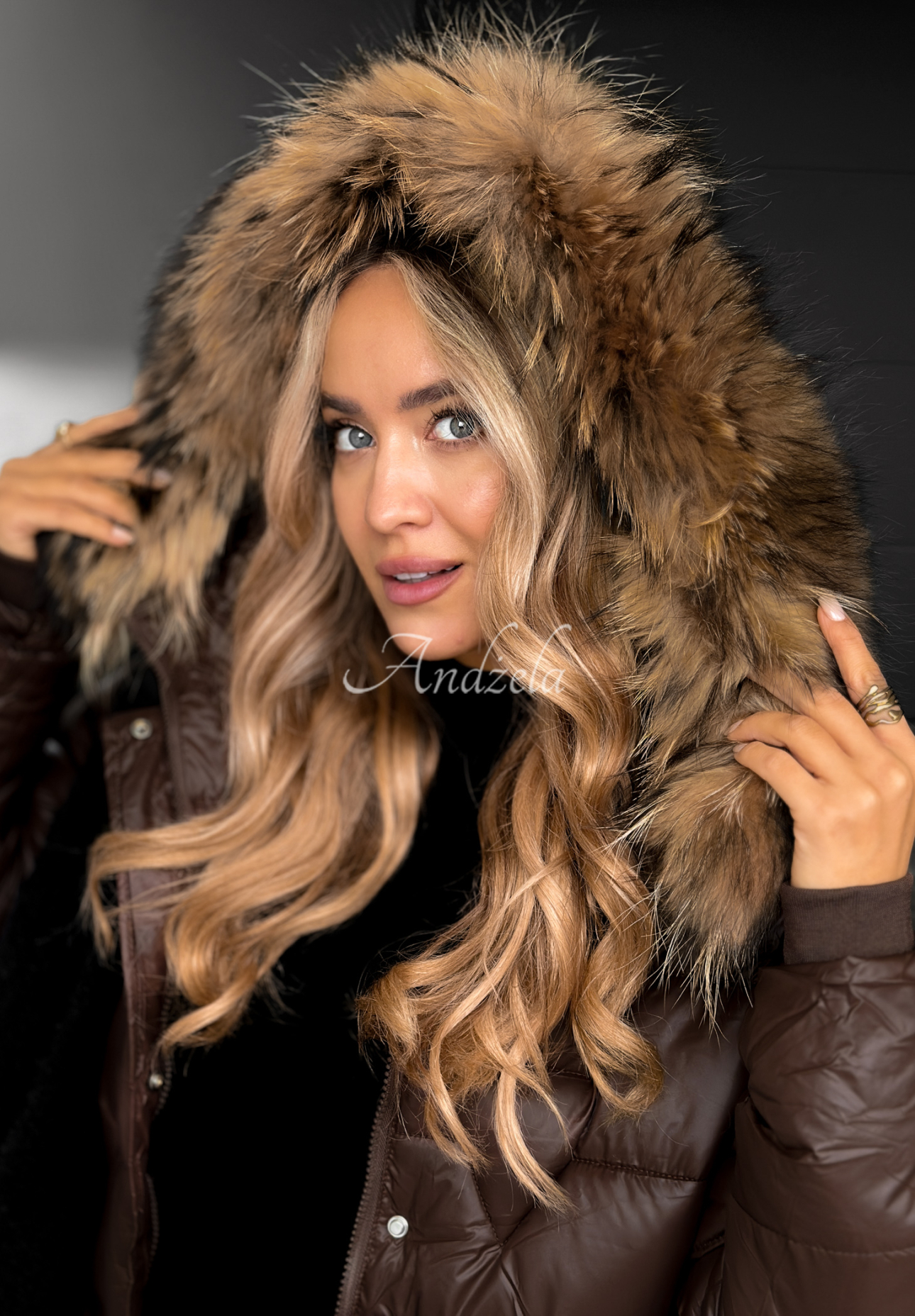 Prošívaná bunda s kožíškem Frostbite čokoládová  II