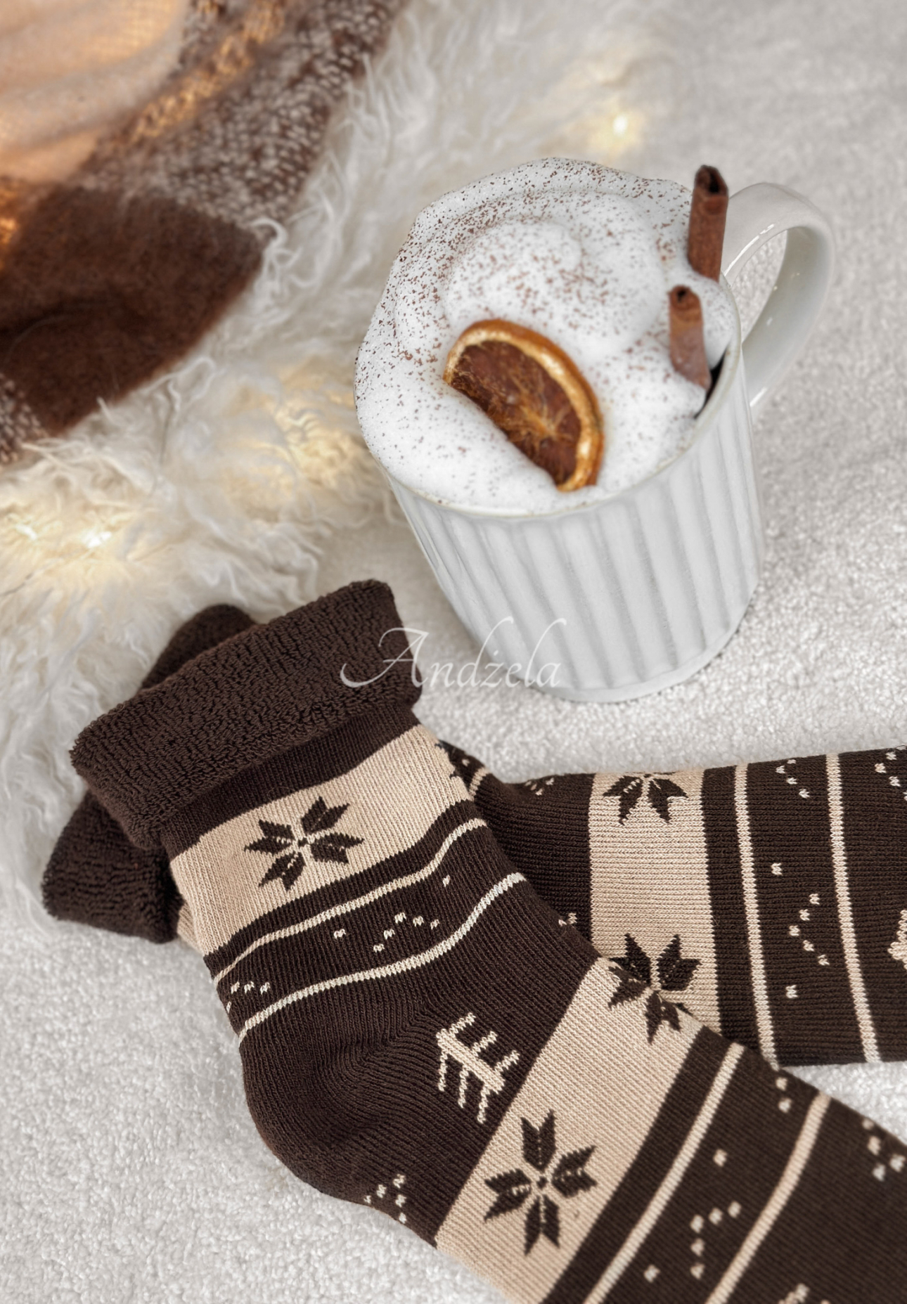 Dlouhé ponožky se vzory Winter Steps čokoládově-béžové