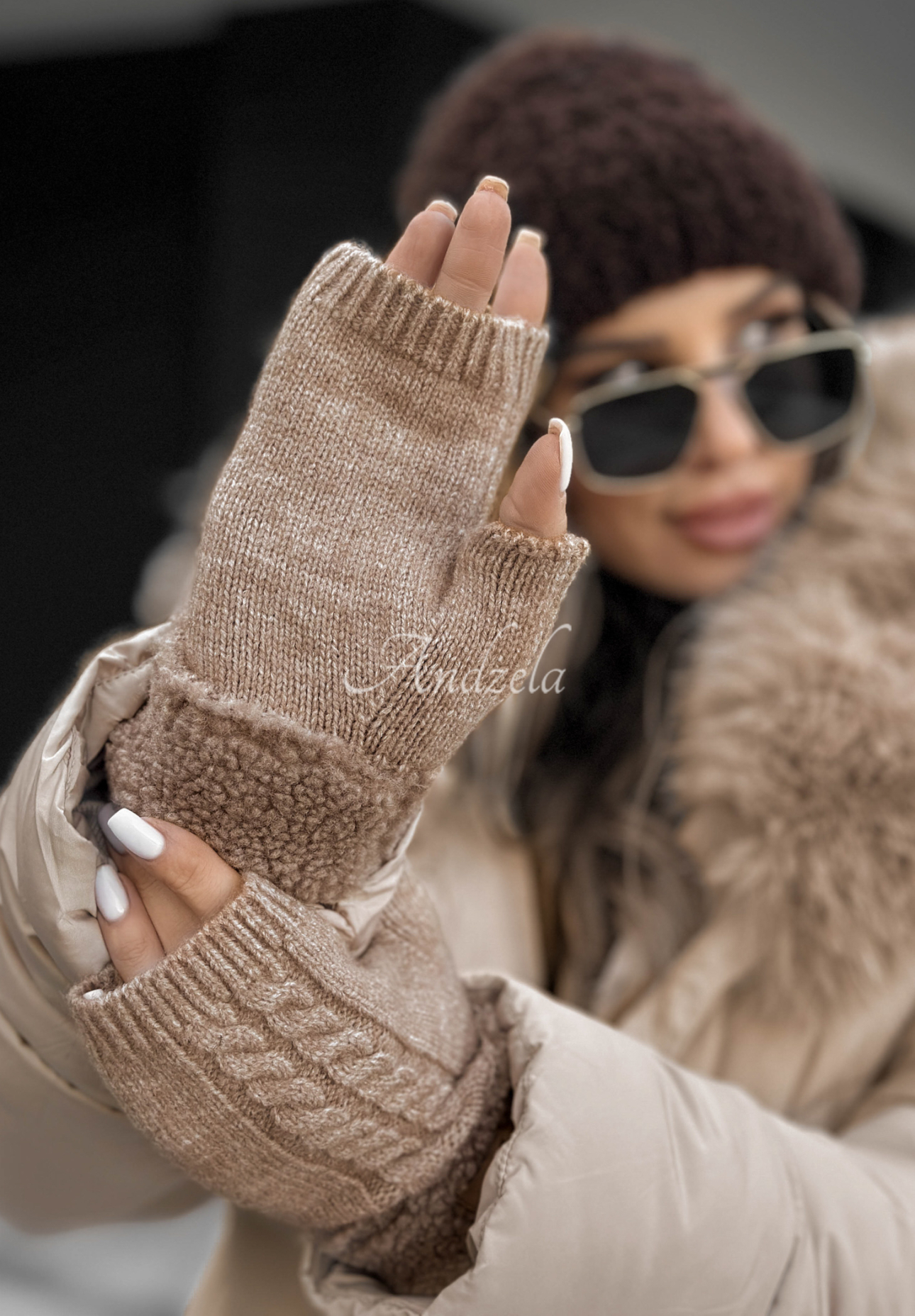 Rukavice s kožíškem a odkrytými prsty Enjoying Winter béžové