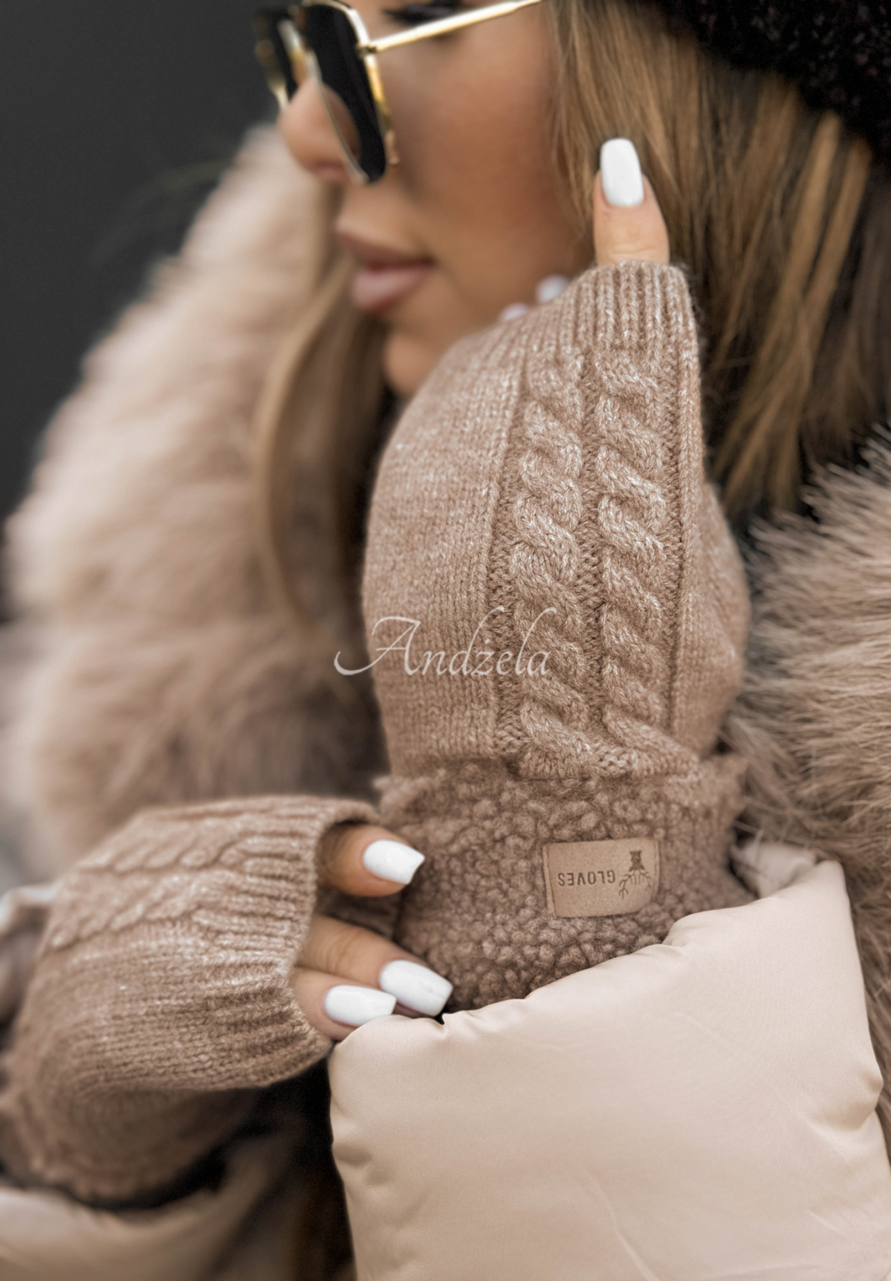 Rukavice s kožíškem a odkrytými prsty Enjoying Winter béžové