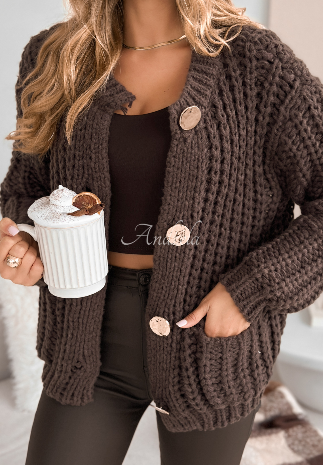 Krátký kardigan s knoflíky Autumn Lovers čokoládový