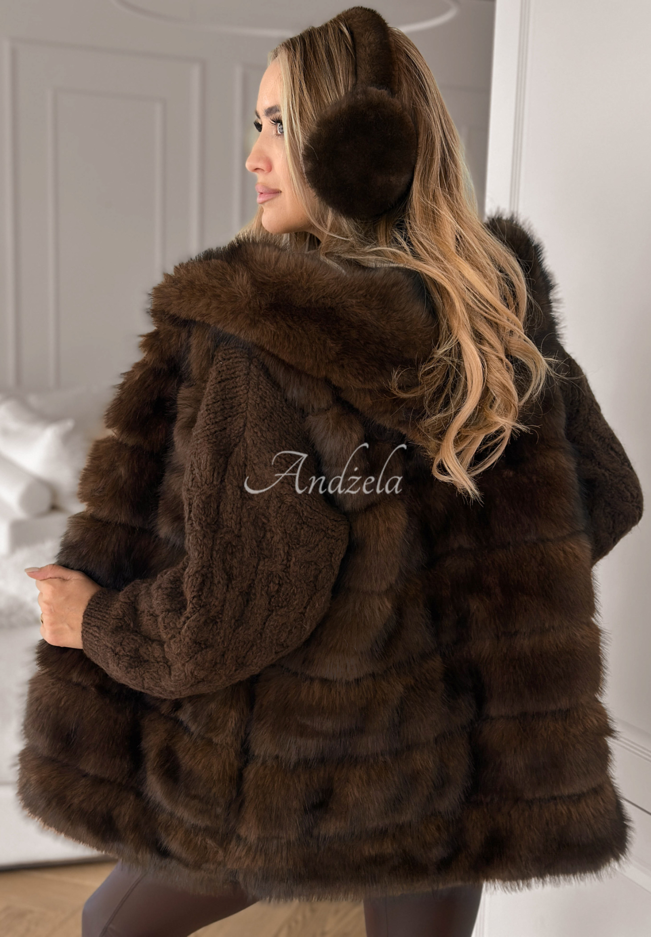 Vesta s kožíškem Long Cold Days čokoládová