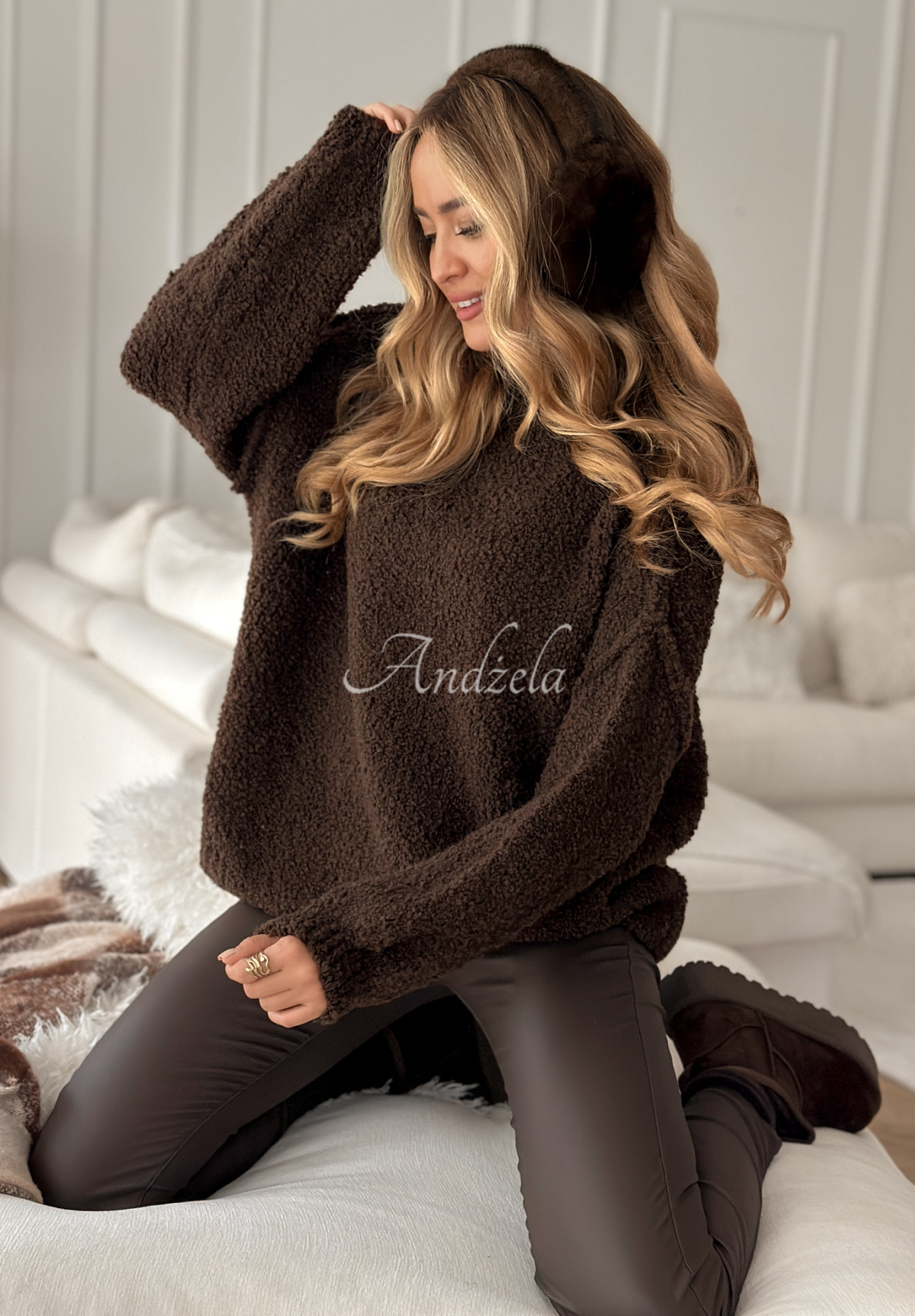 Svetr Comfy And Fluffy čokoládový