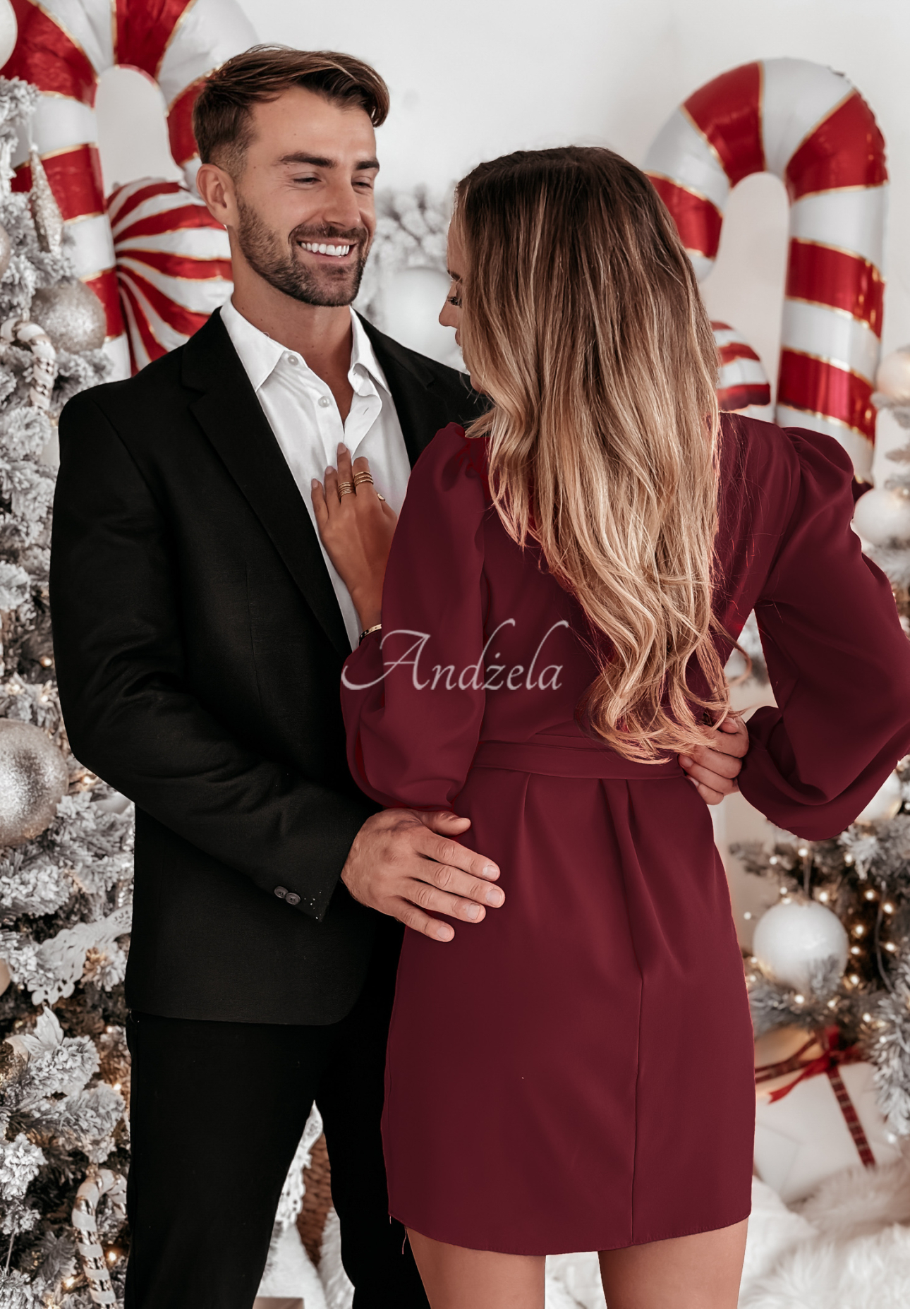 Šaty s nabíranými rukávy a páskem Crazy About You vínová