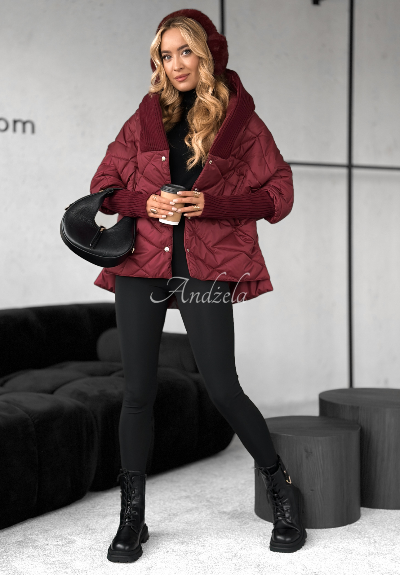 Bunda oversize s kapucí Sancha vínová