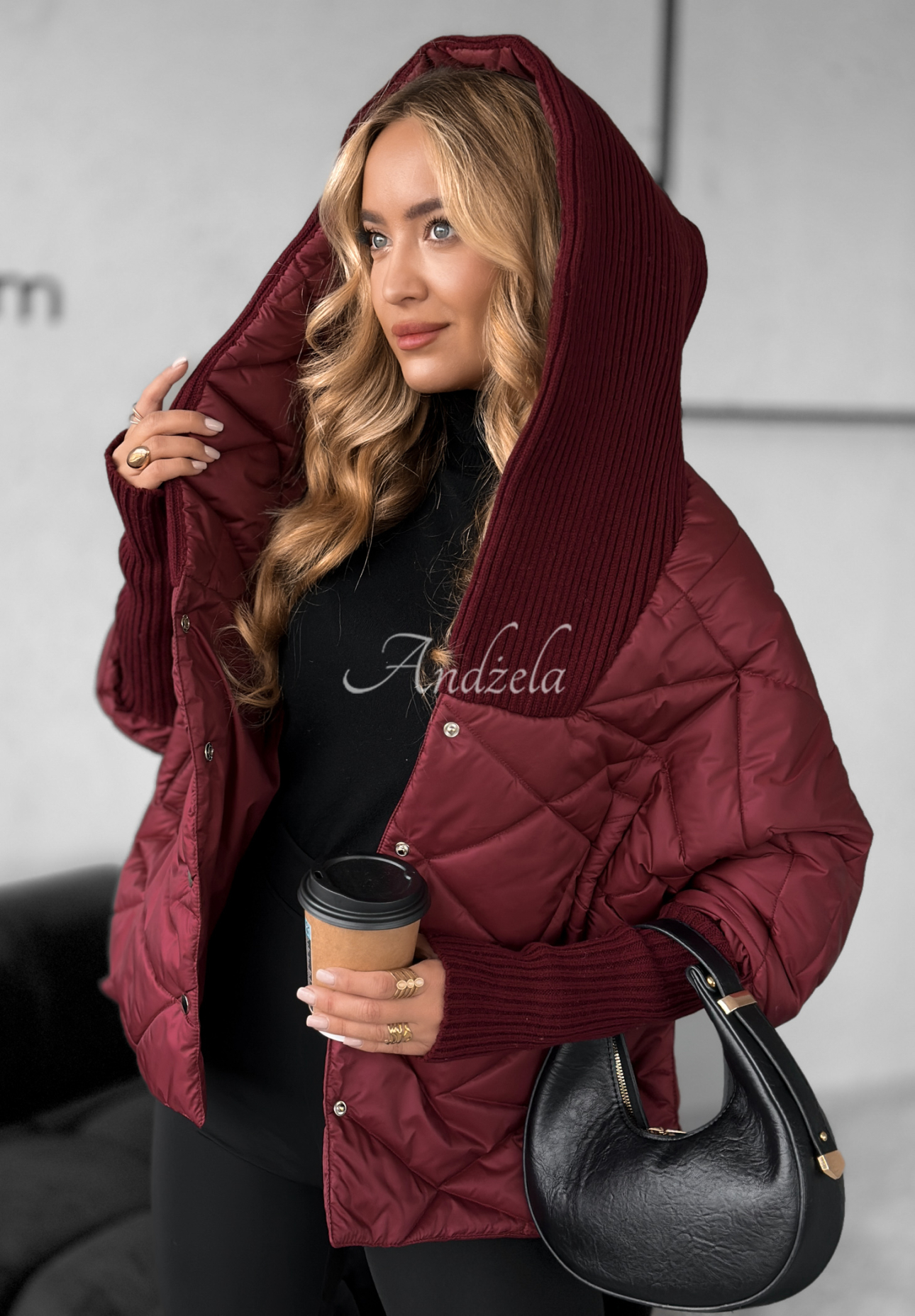 Bunda oversize s kapucí Sancha vínová