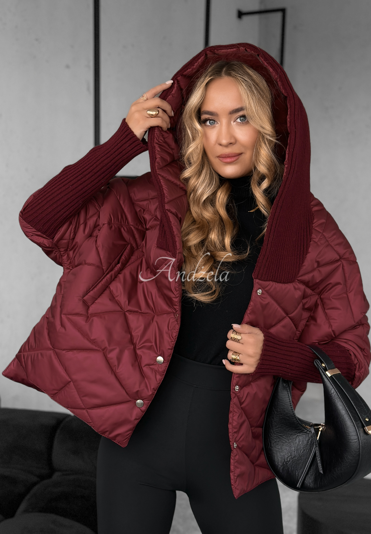 Bunda oversize s kapucí Sancha vínová