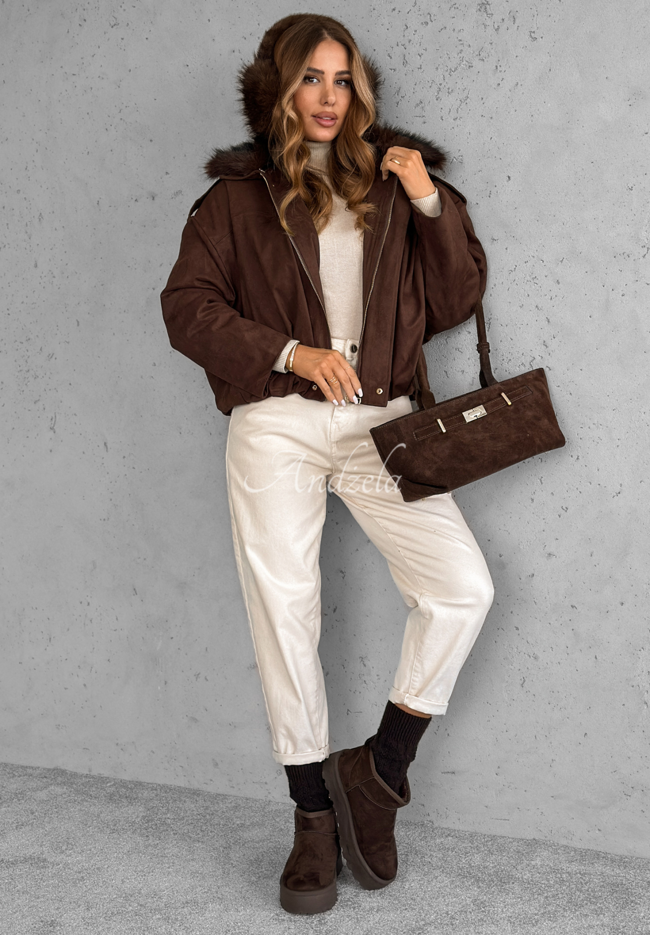 Krátká semišová bunda s kožíškem Snuggle In čokoládová