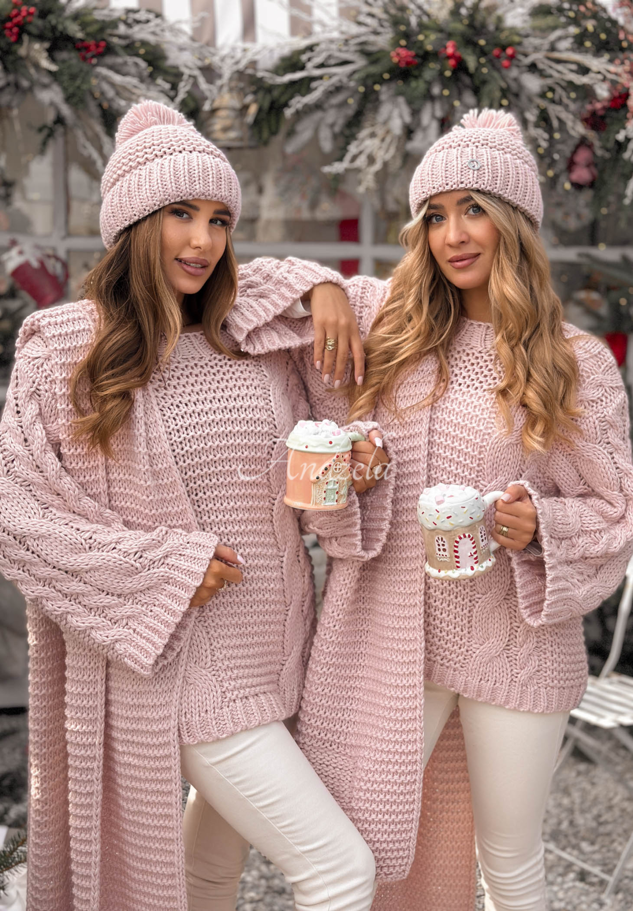 Pletený oversize svetr s vlnou Days Are Short pudrová růžová