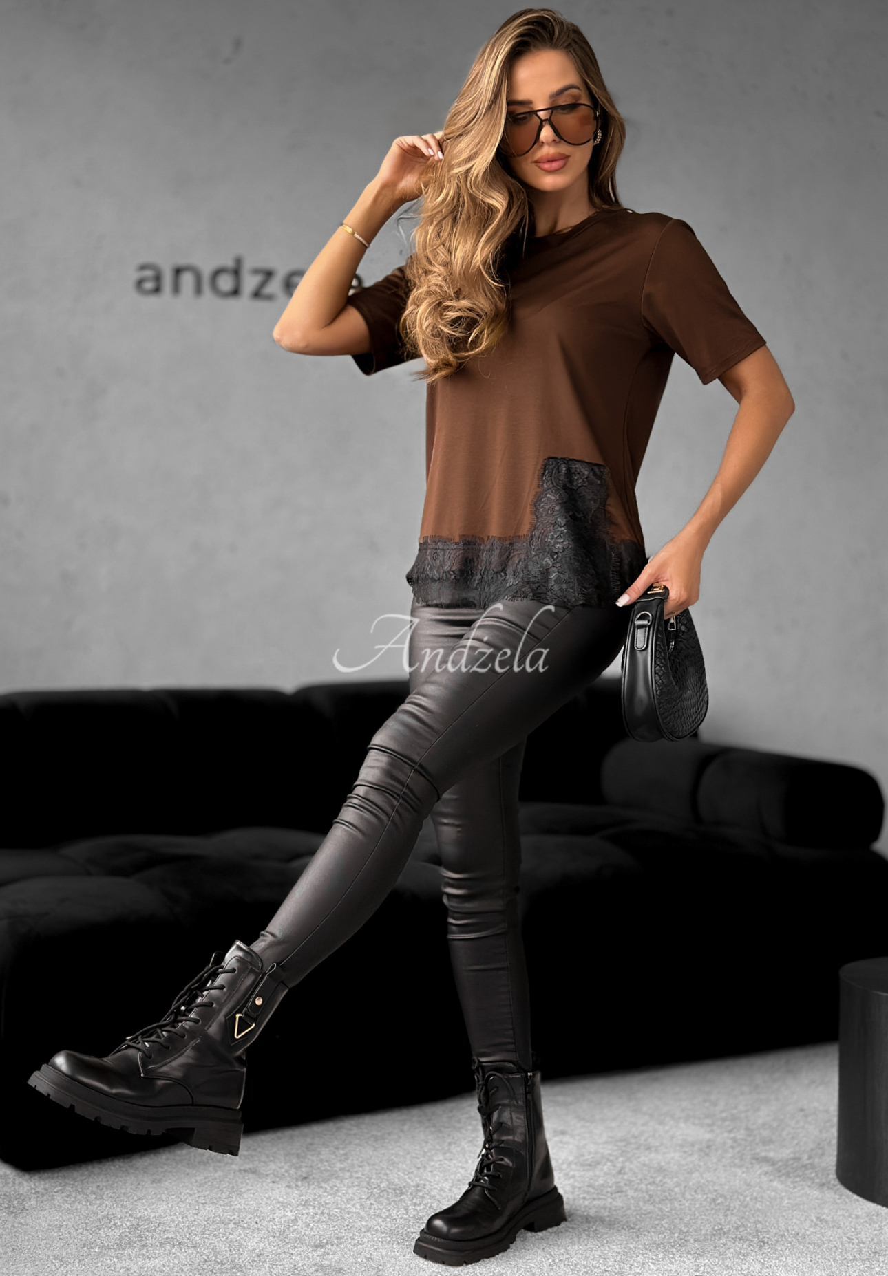 Viskózové tričko s krajkou Daily Lace čokoládový