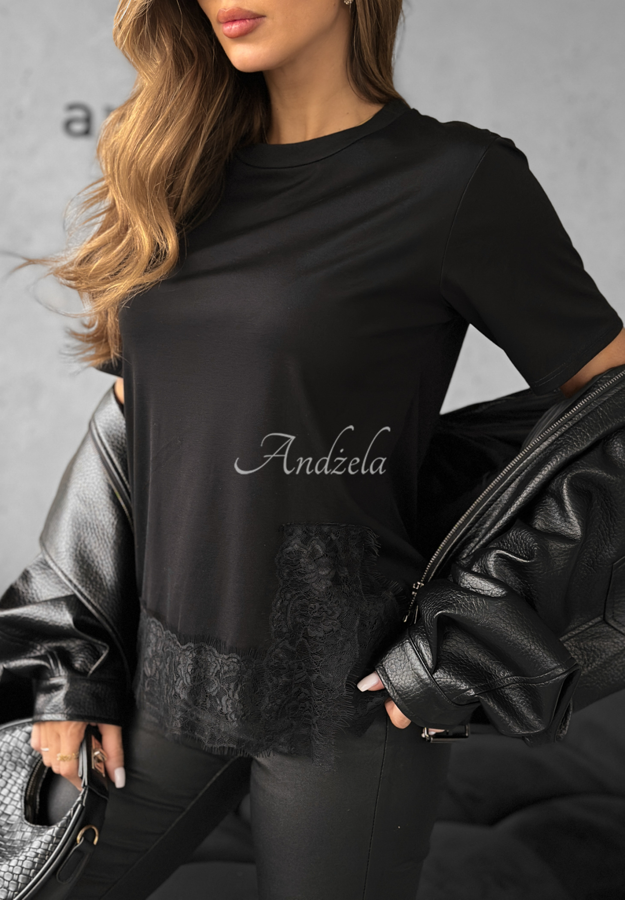 Viskózové tričko s krajkou Daily Lace Černé