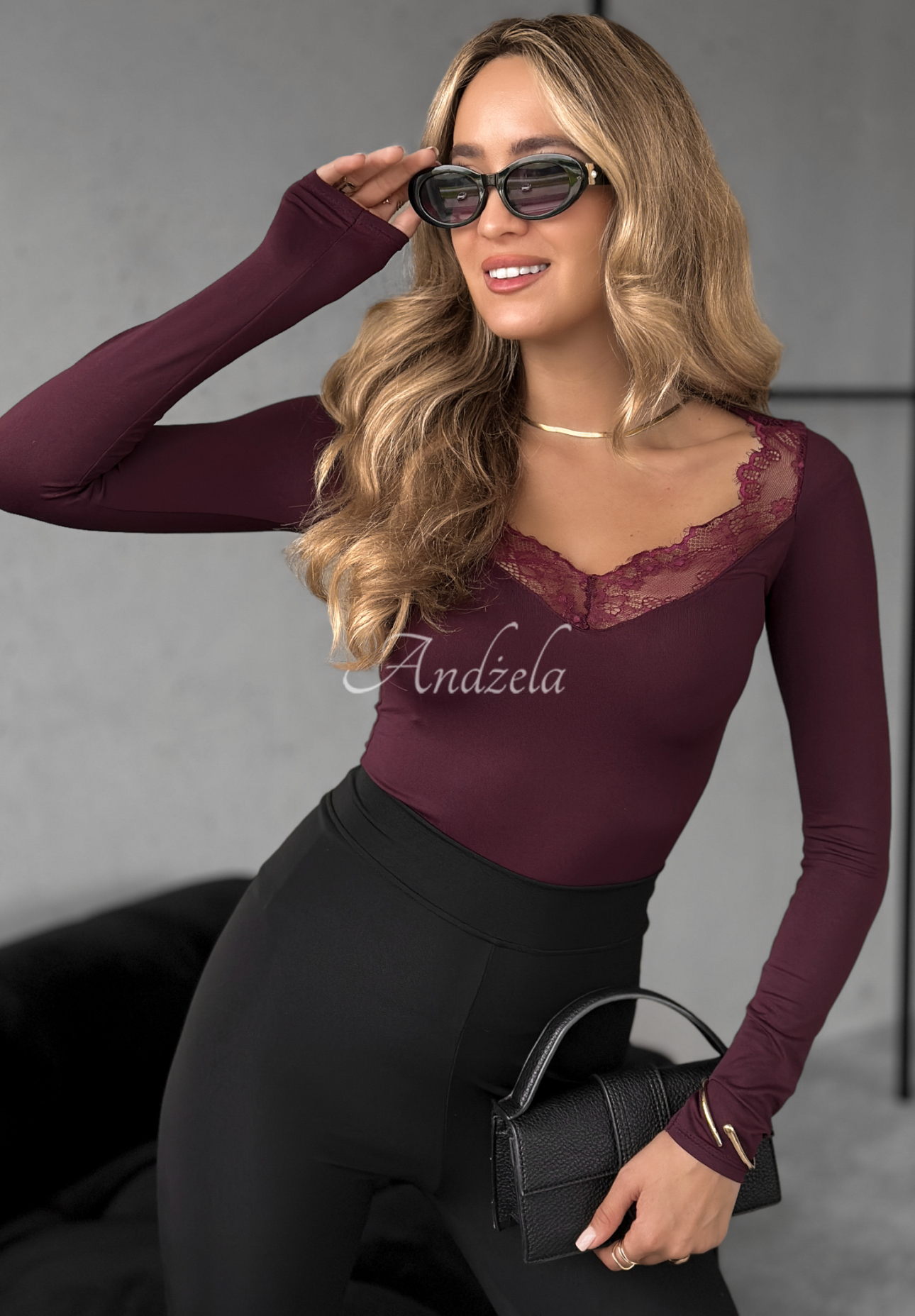 Halenka longsleeve s krajkou Miss In Me vínová