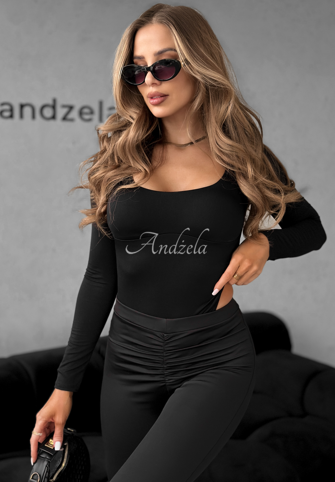 Body s výstřihem Come Over černé