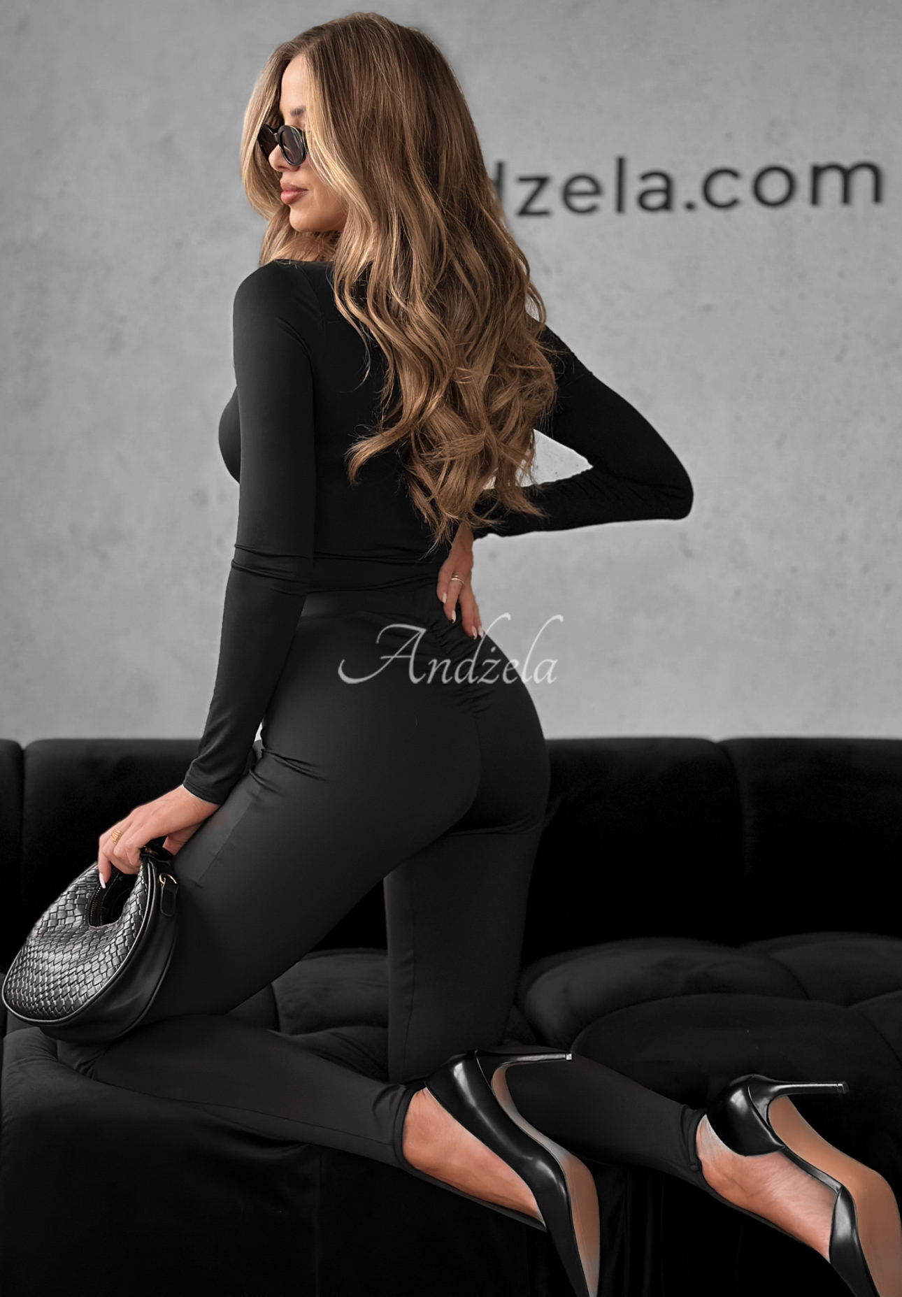 Body s výstřihem Come Over černé