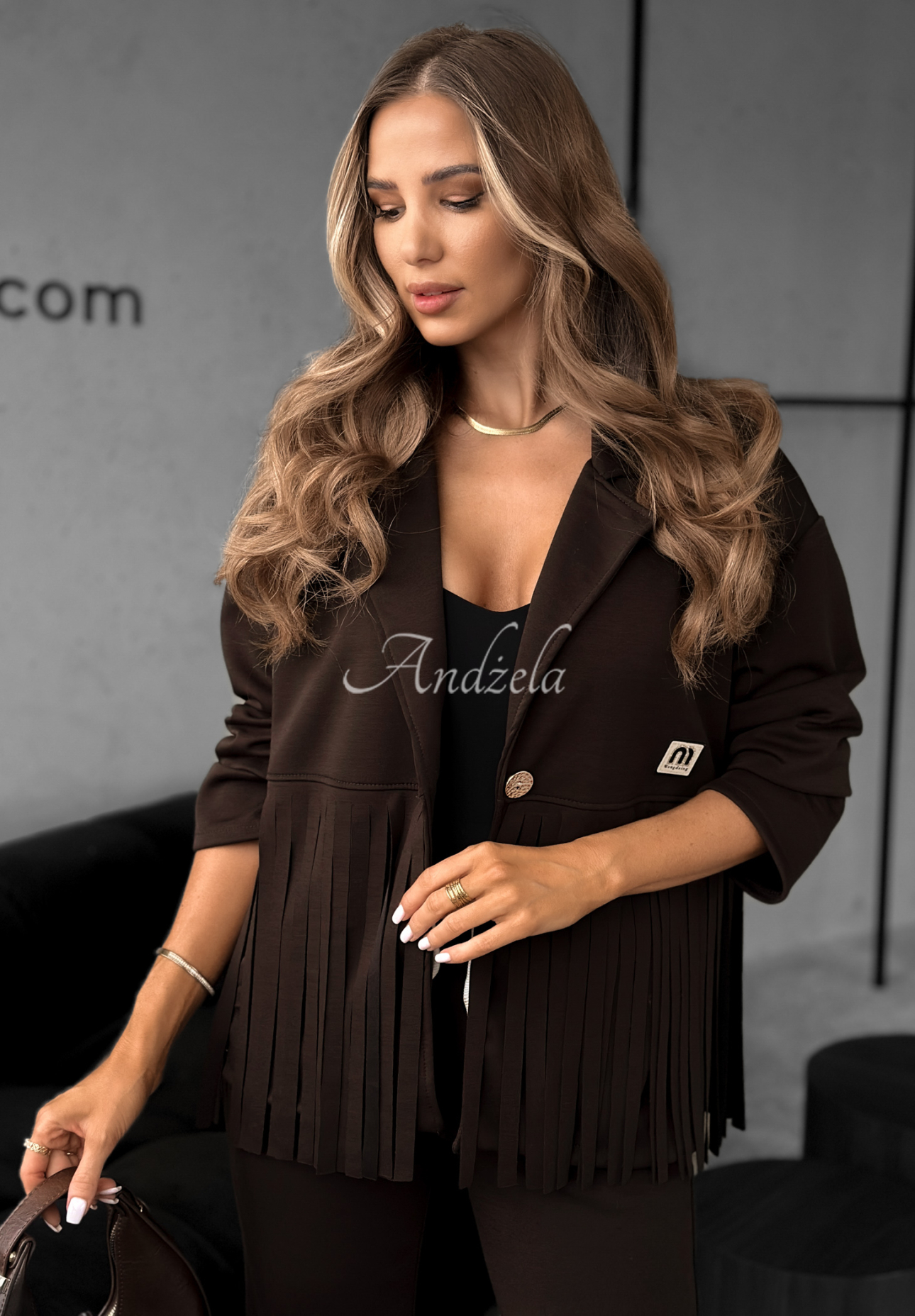 Viskózová souprava sako a kalhoty s třásněmi The Other Side čokoládový