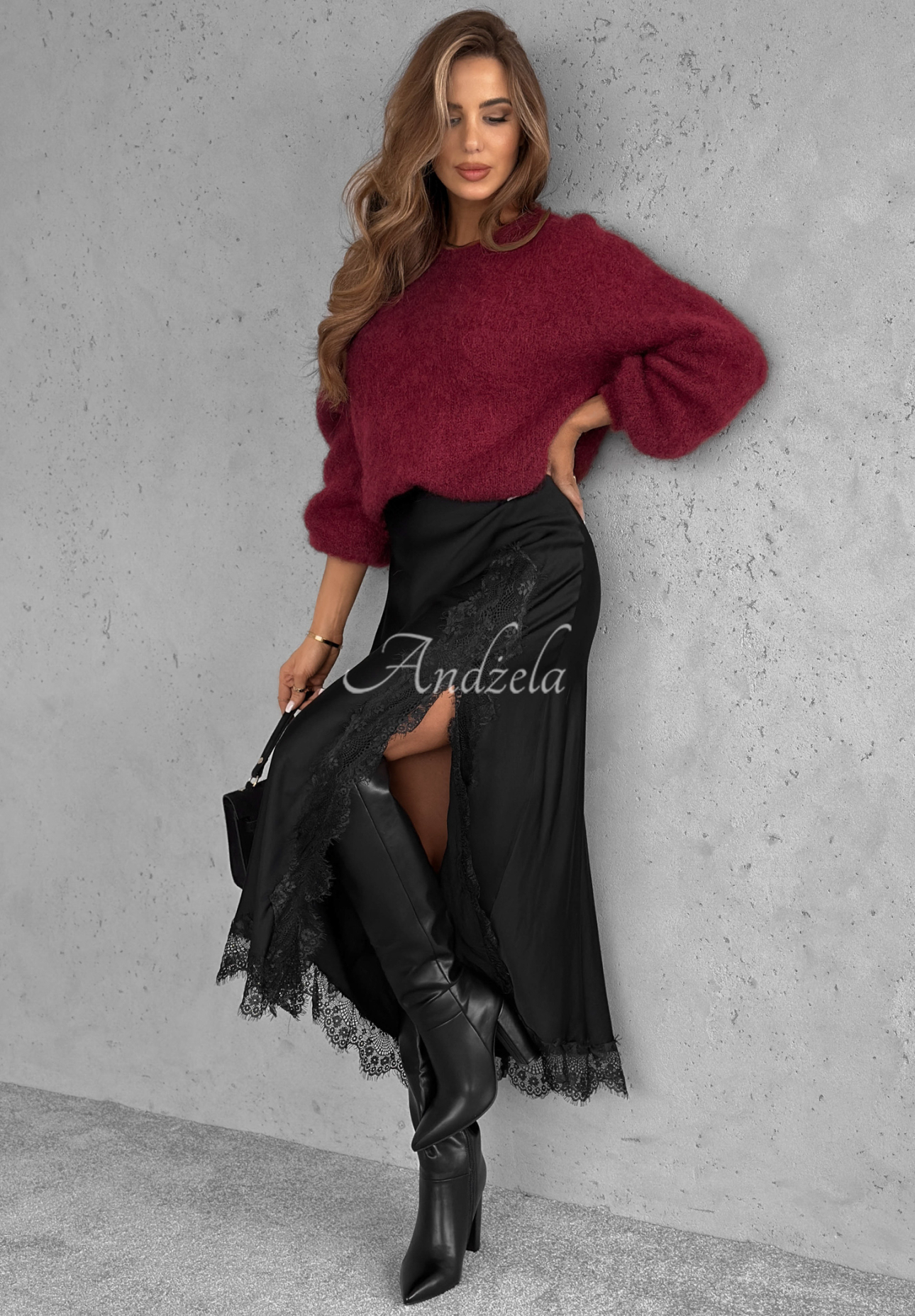 Viskózová saténová midi sukně s krajkou Hot Topic černá