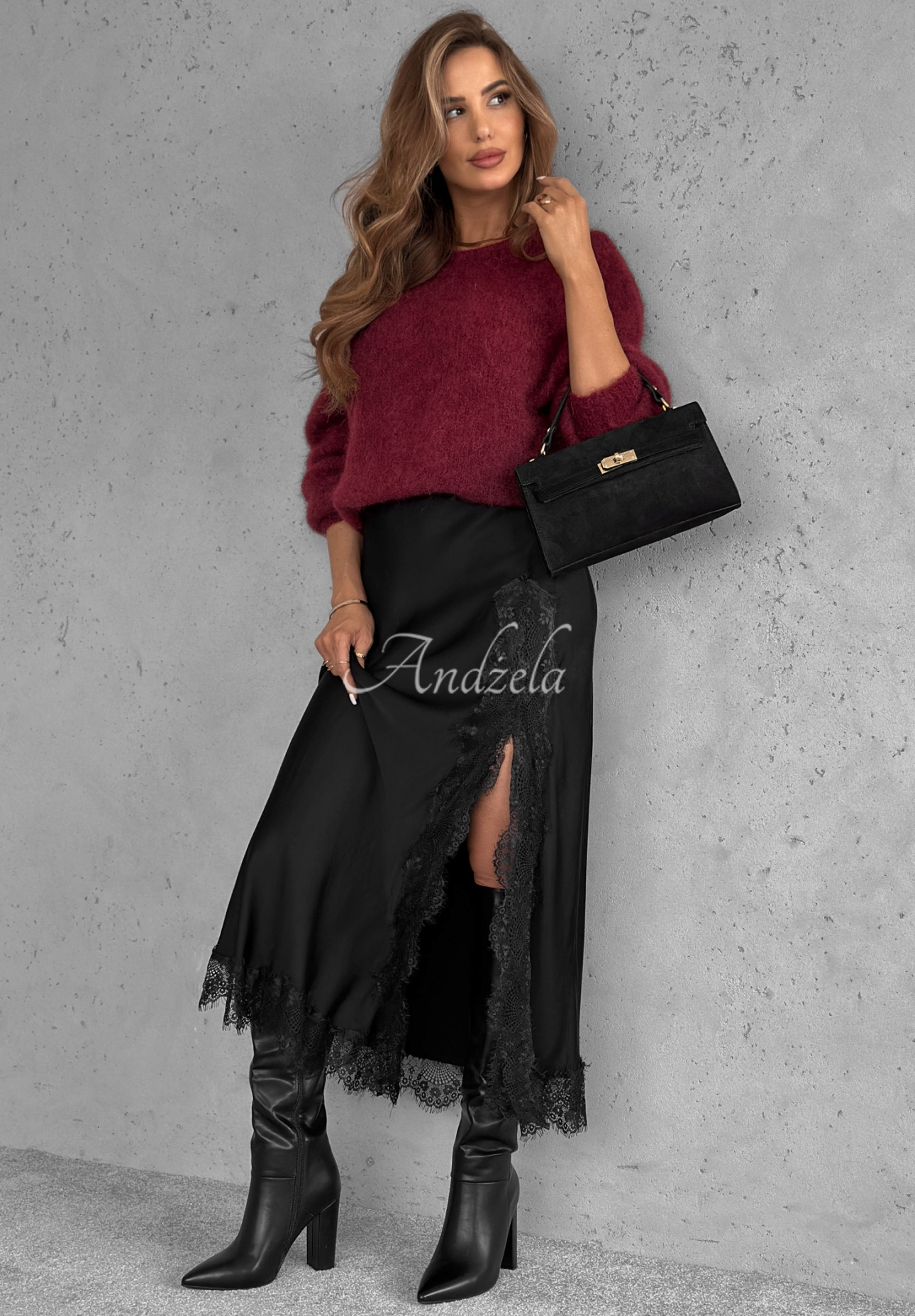 Viskózová saténová midi sukně s krajkou Hot Topic černá