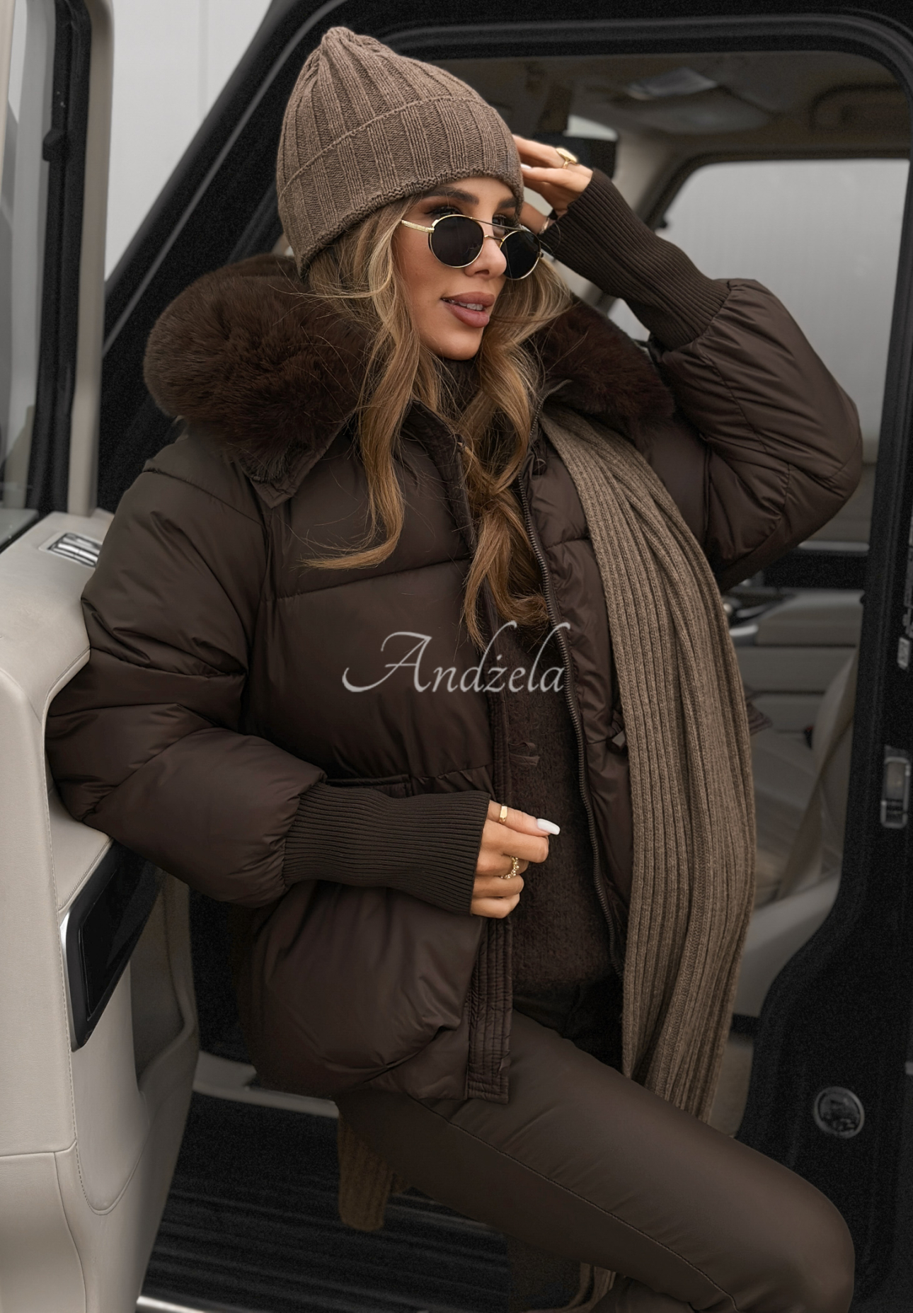 Prošívaná bunda s kapucí a kožíškem Little Snowman čokoládová