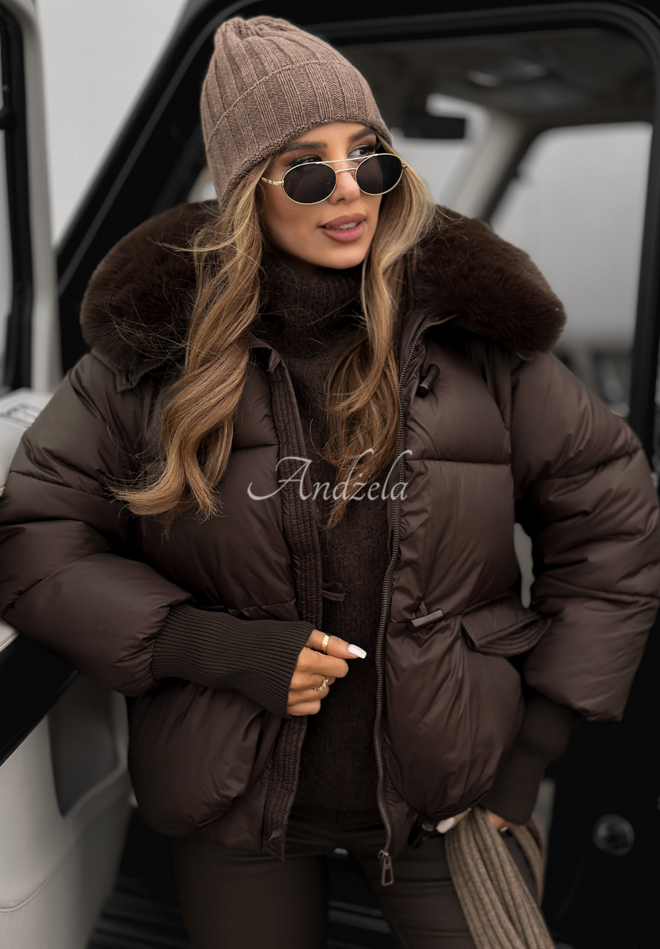 Prošívaná bunda s kapucí a kožíškem Little Snowman čokoládová