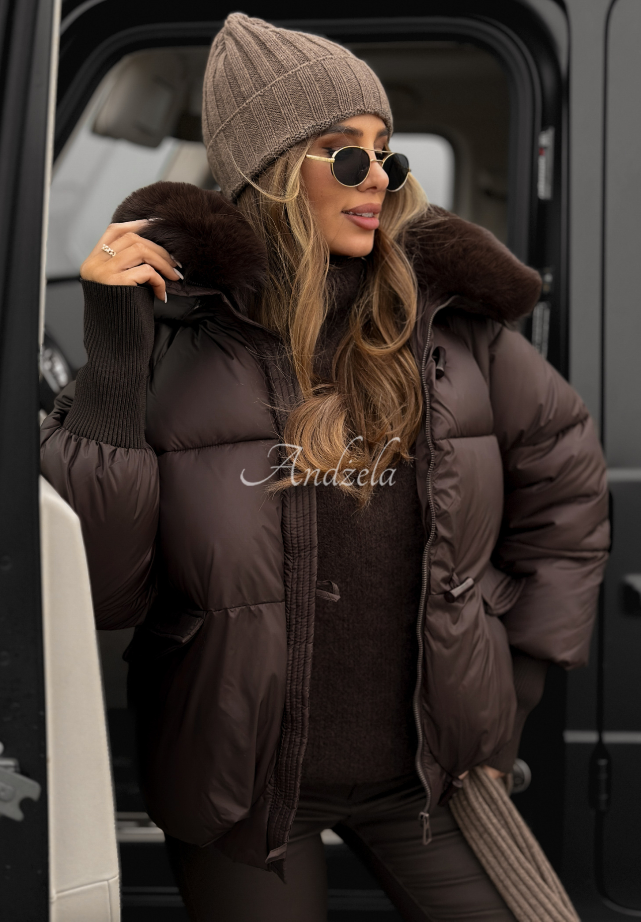 Prošívaná bunda s kapucí a kožíškem Little Snowman čokoládová