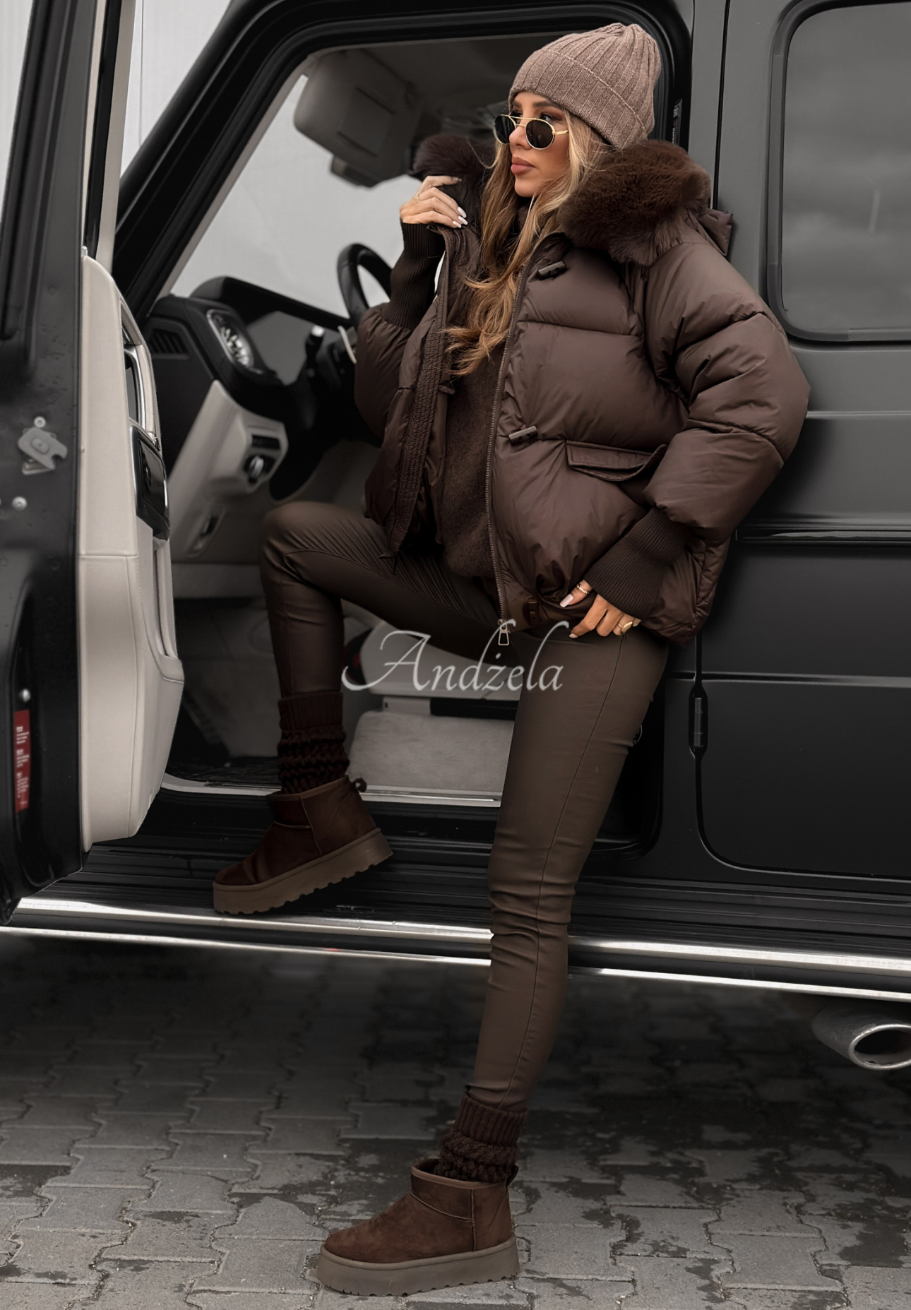 Prošívaná bunda s kapucí a kožíškem Little Snowman čokoládová