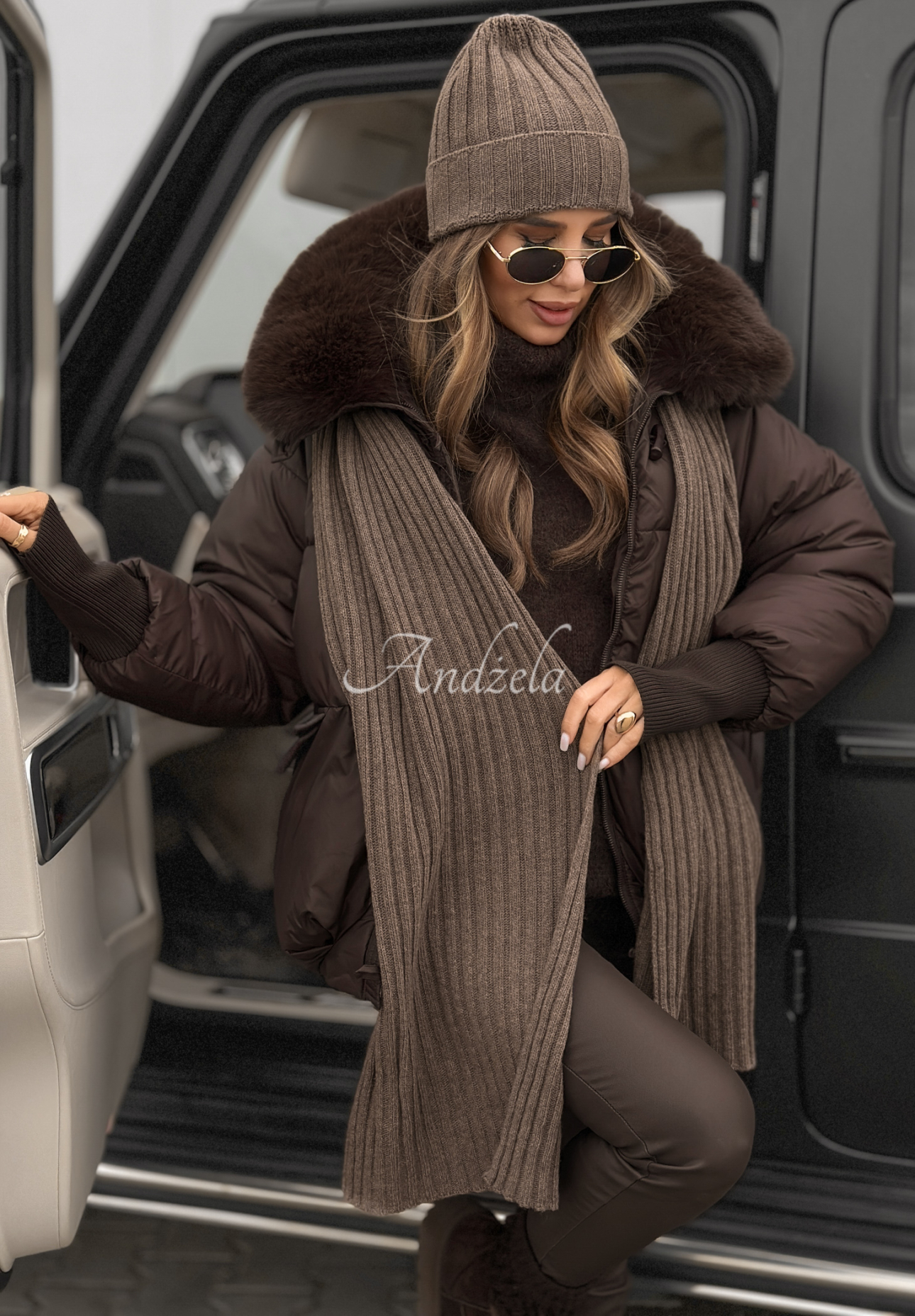 Žebrovaná souprava čepice a šála s vlnou a kašmírem Snow Dates béžový