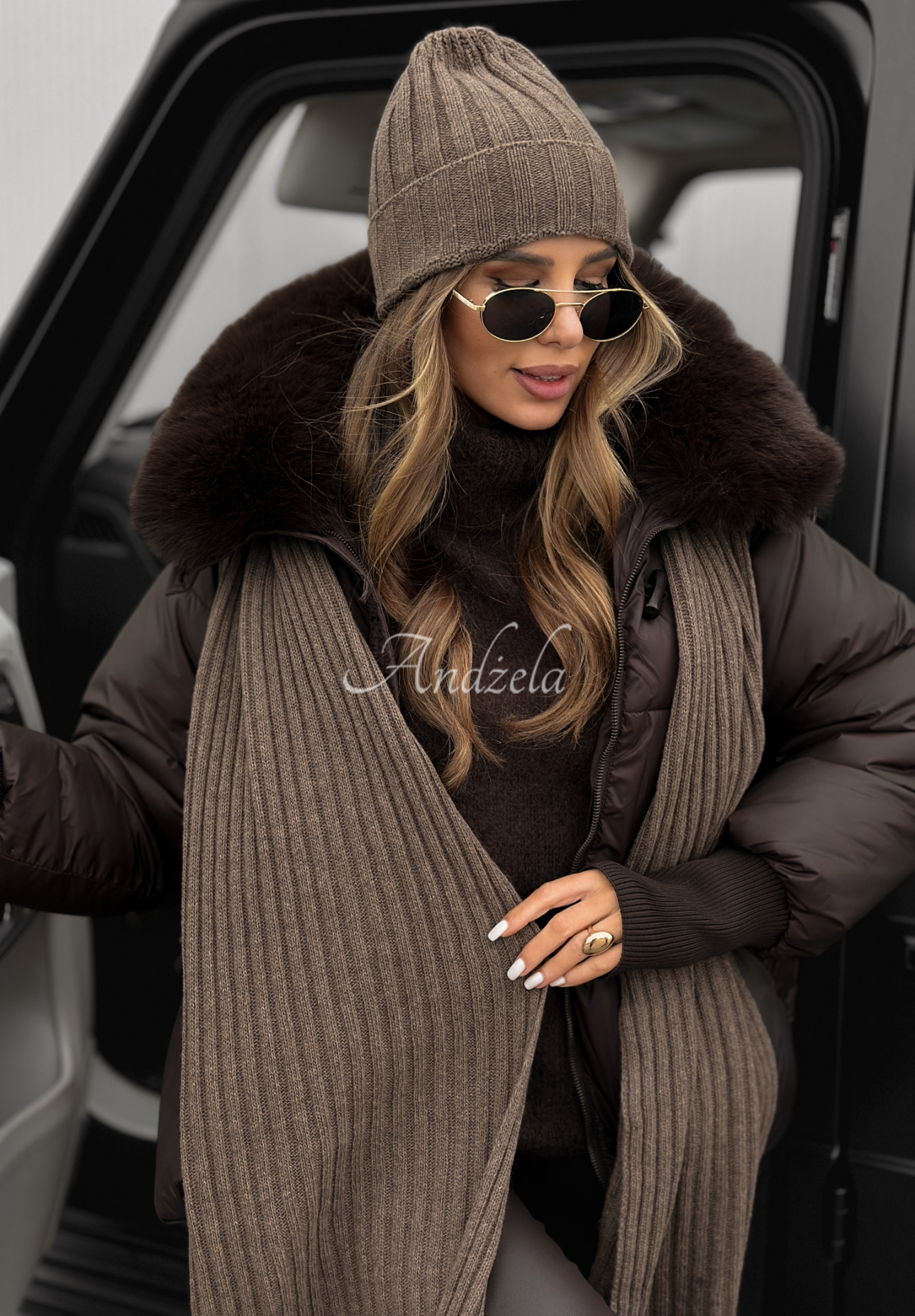 Žebrovaná souprava čepice a šála s vlnou a kašmírem Snow Dates béžový