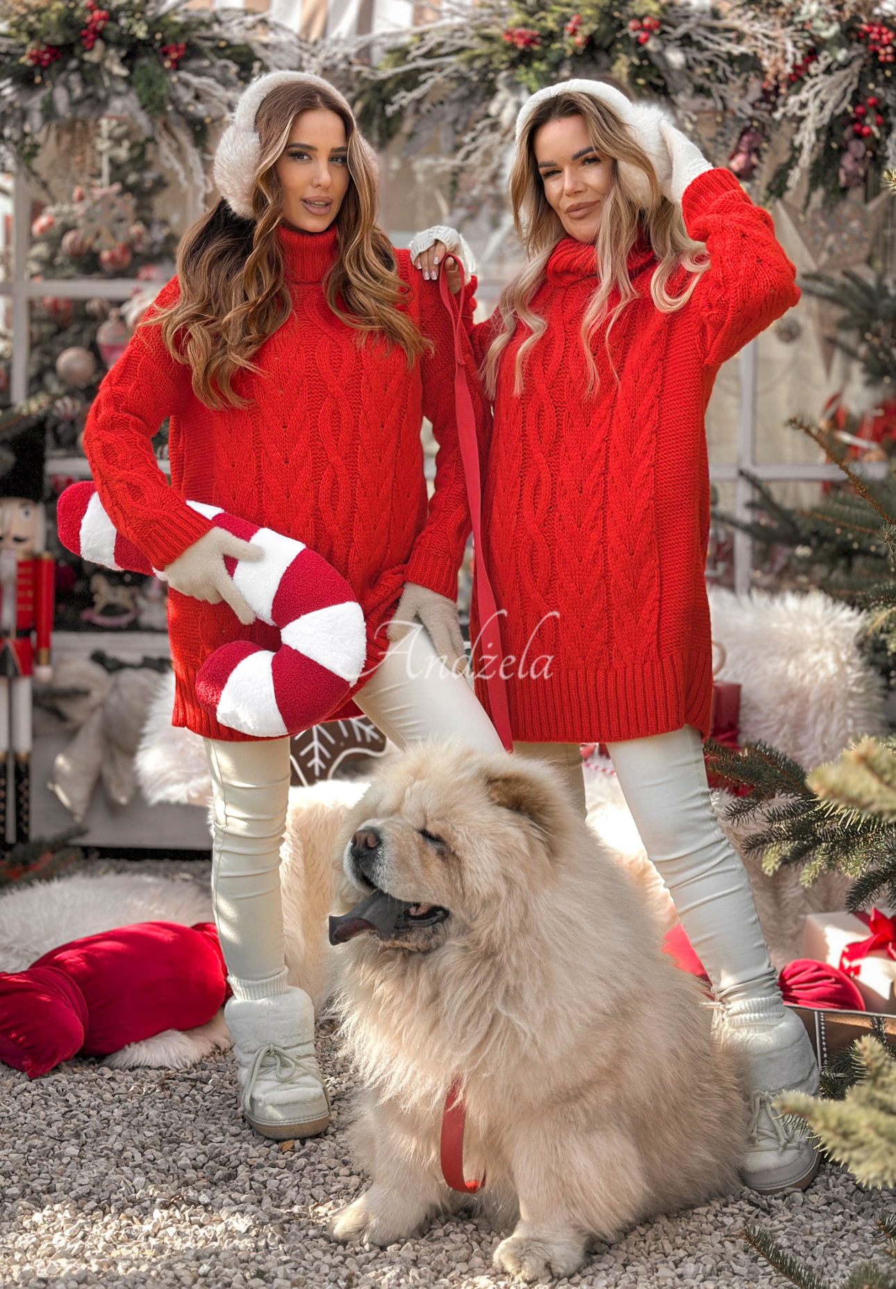 Ozdobně pletený svetr s rolákem a vlnou Wrapped In Comfort červený