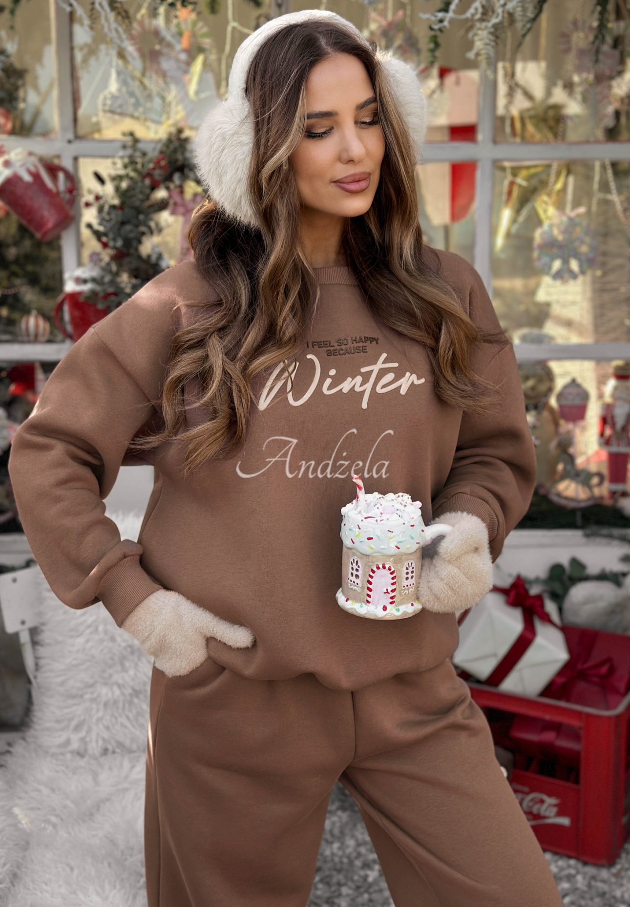 Tepláková souprava mikina a kalhoty So Happy Because Winter čokoládový