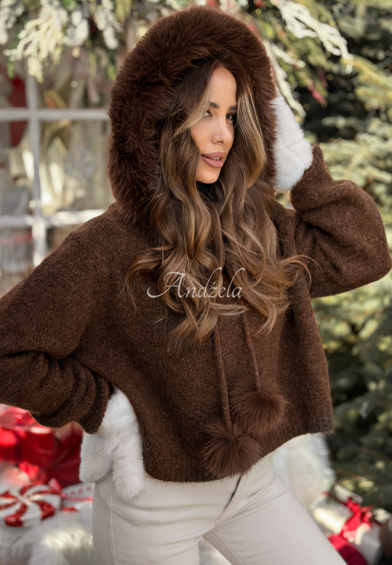 Svetr s kapucí a kožíškem Cinnamon Tea čokoládový