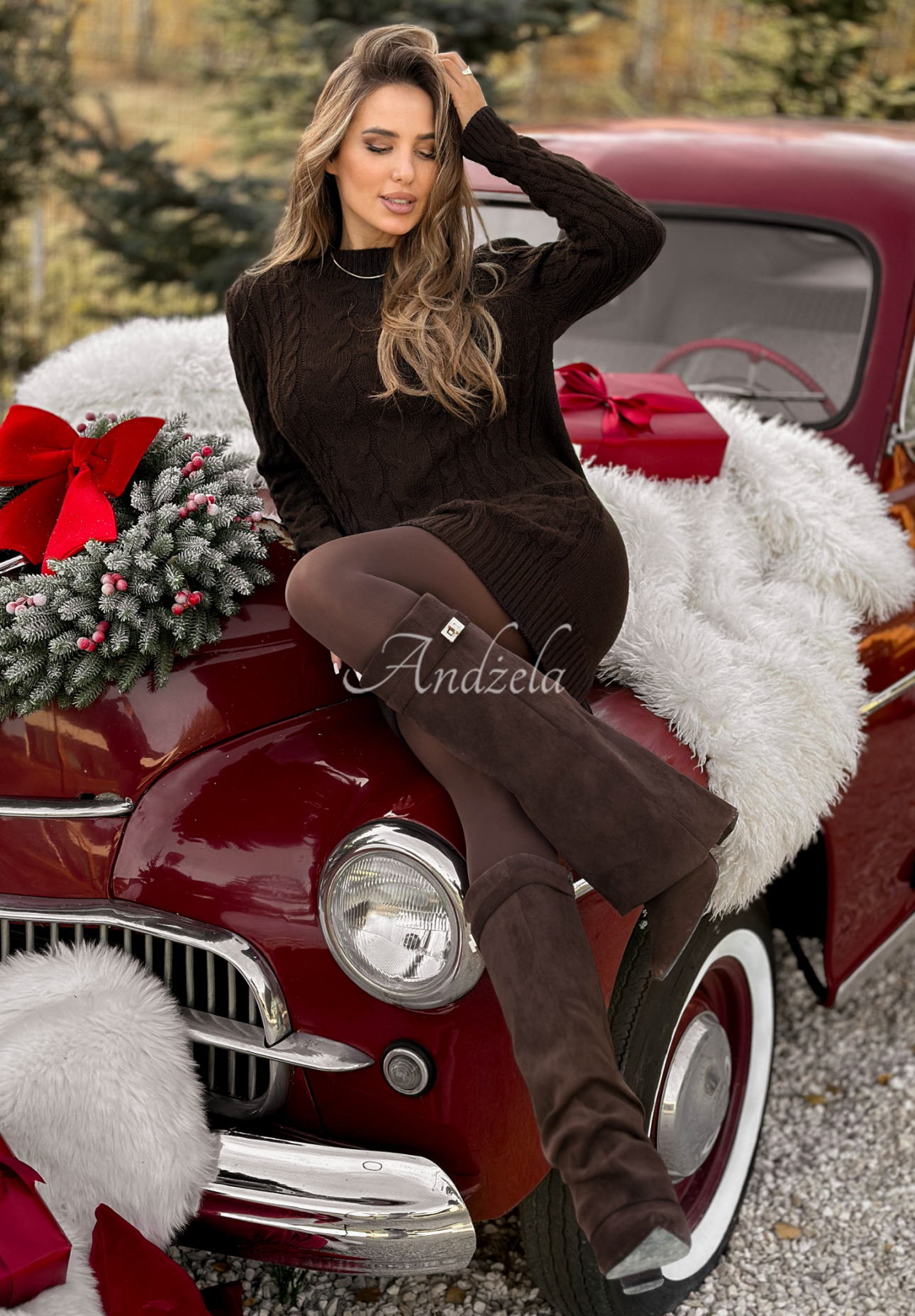 Ozdobně pletené svetrové šaty Now Speak čokoládová