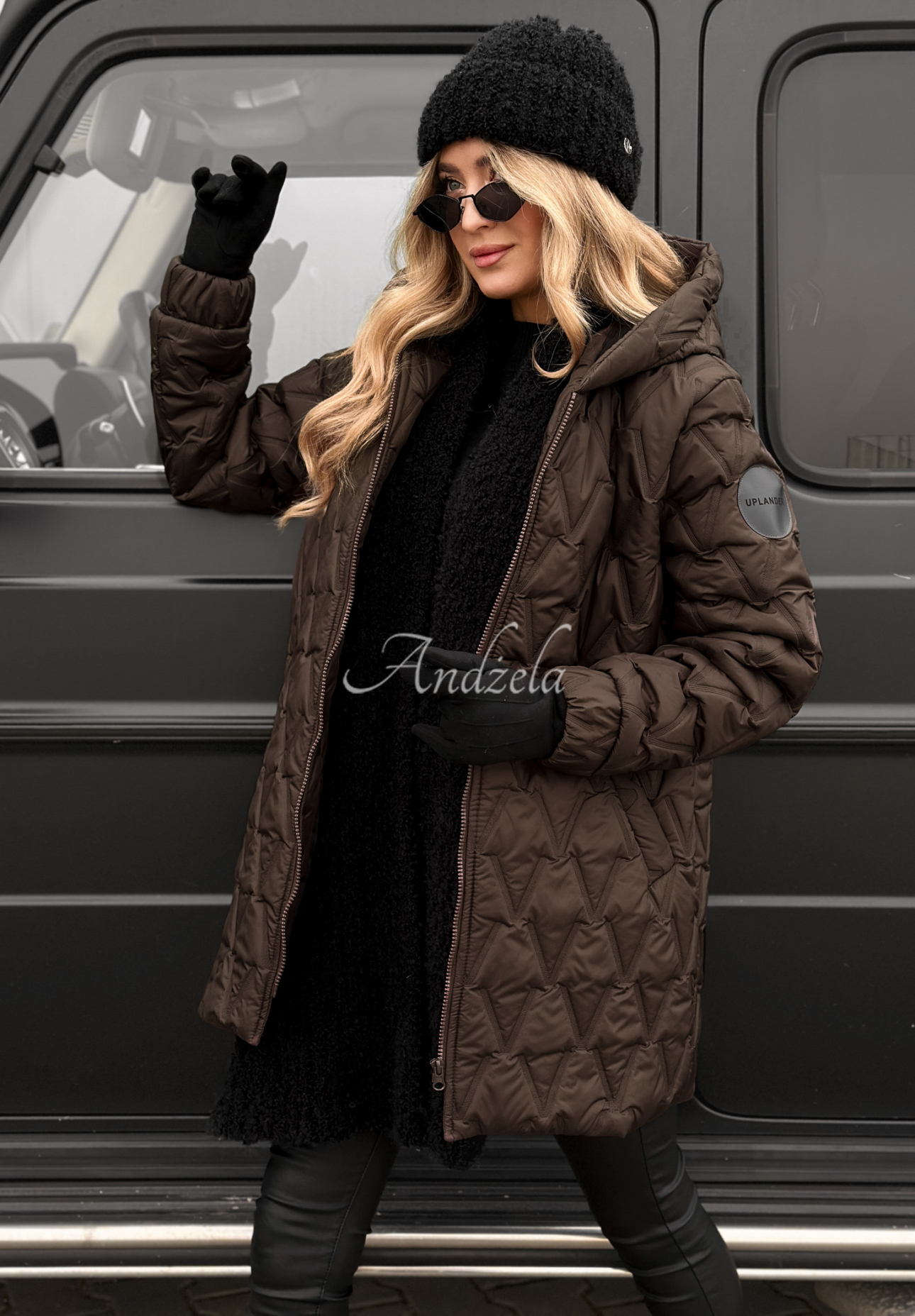 Prošívaná bunda s kapucí Chilly Nights čokoládová