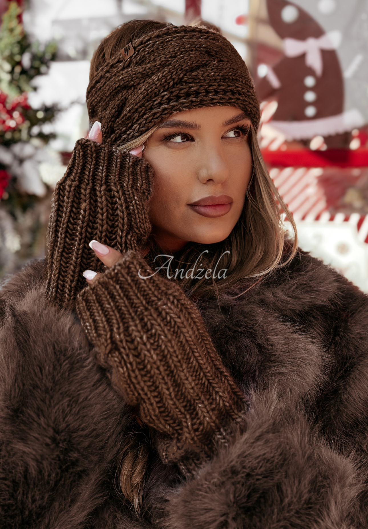 Pletené rukavice Winter Wishes tmavě čokoládové