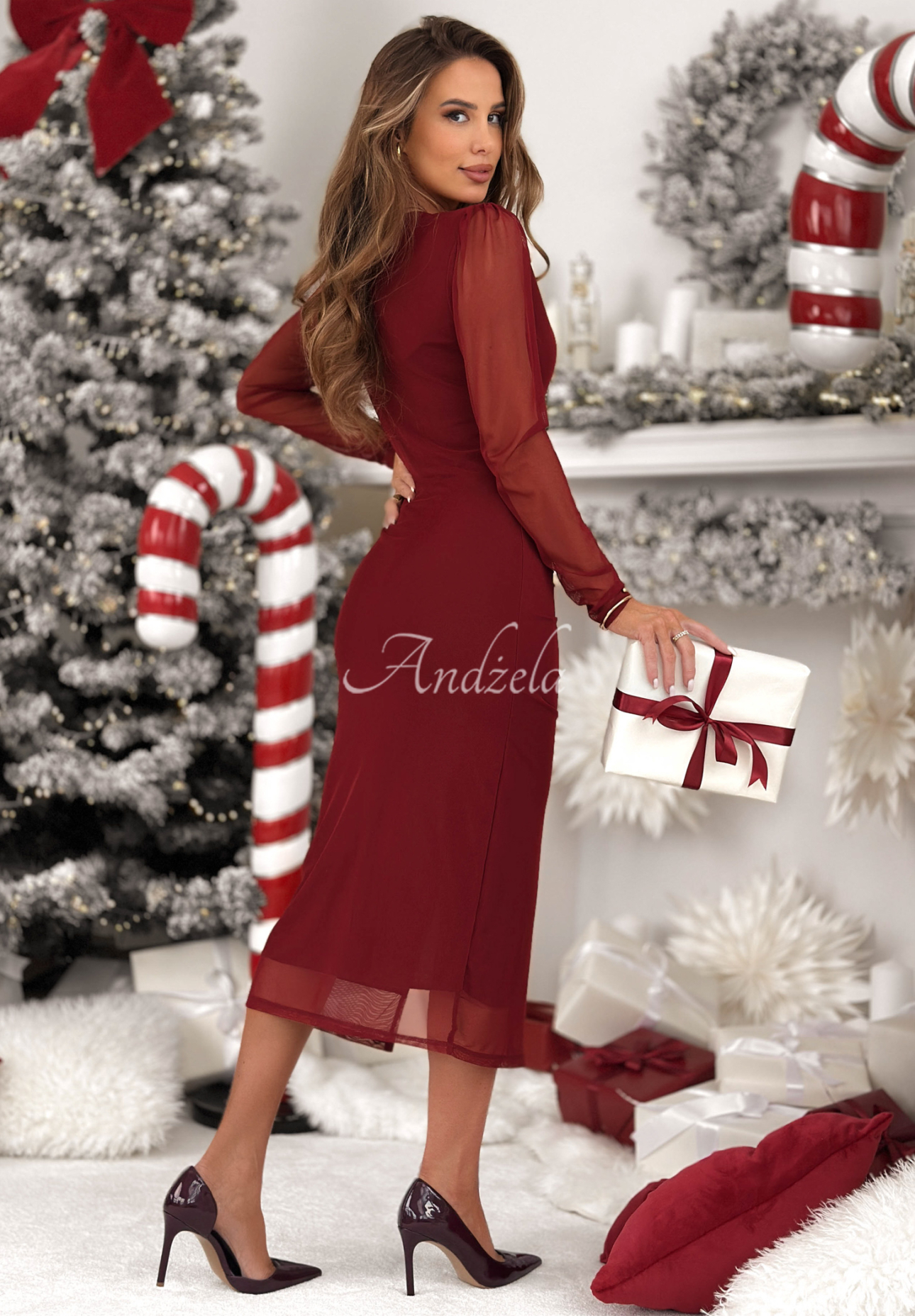 Šaty s řasením a rozparkem Dance All Night vínová