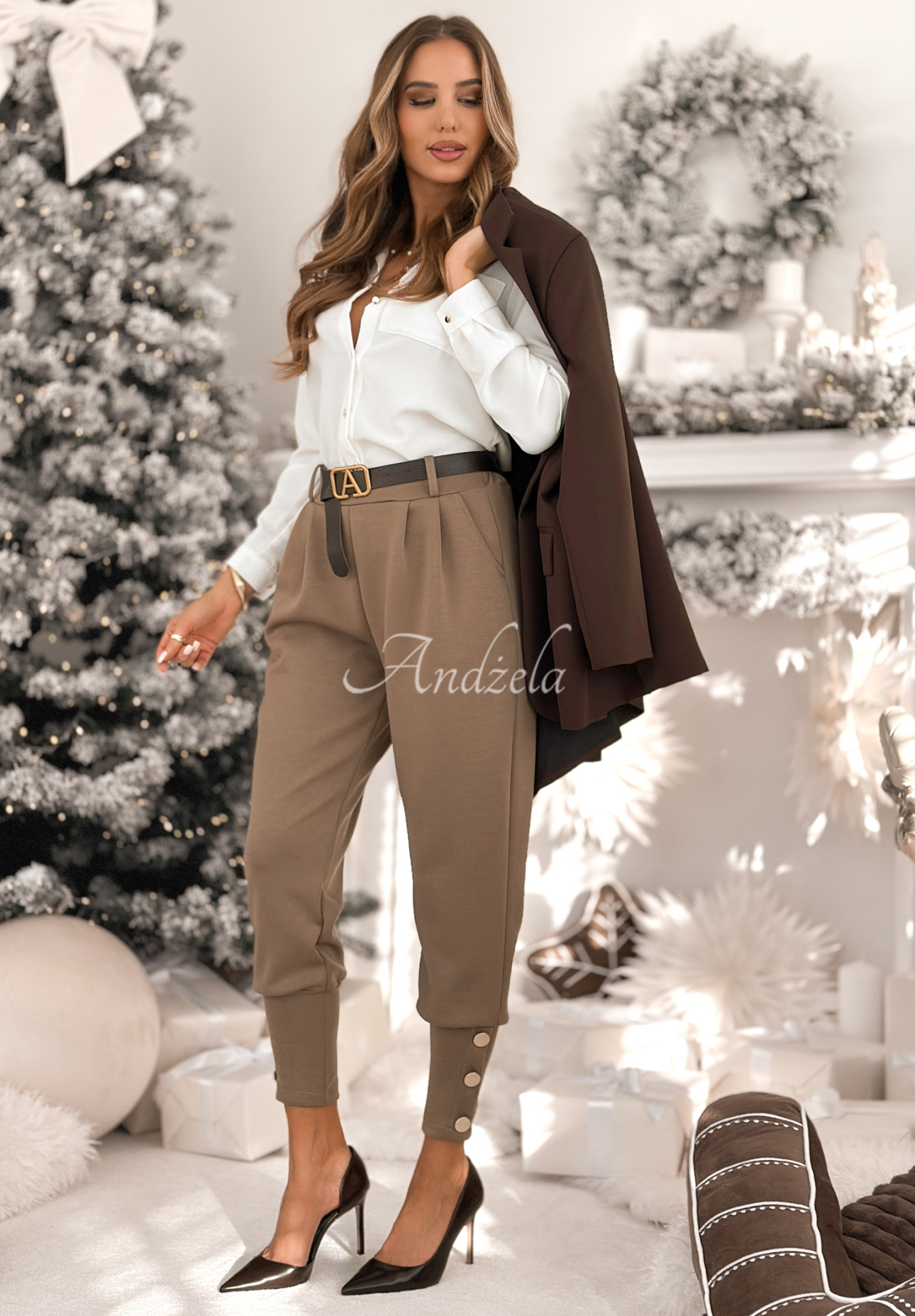 Látkové kalhoty s knoflíky Take A Peek Mokka