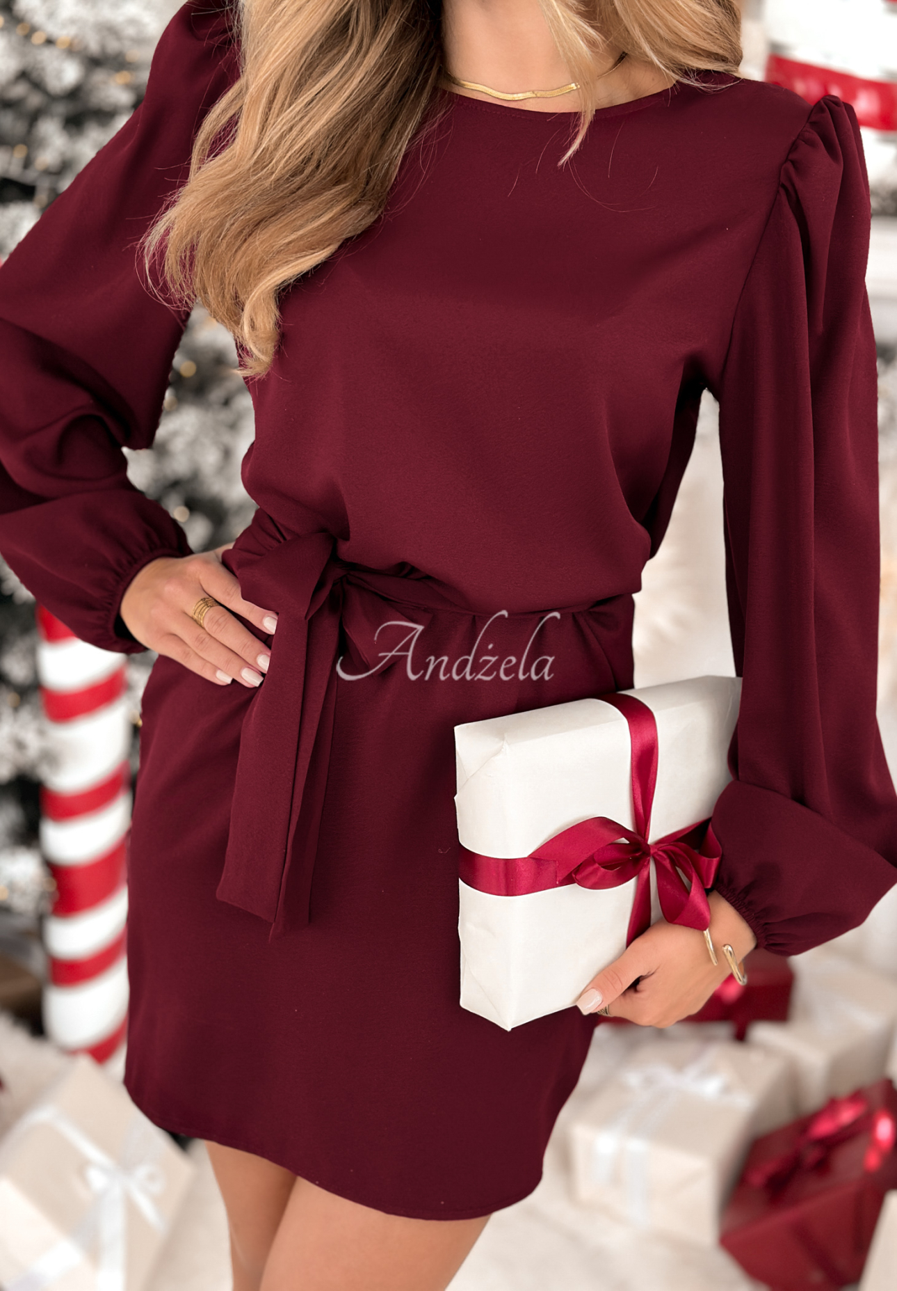 Šaty s nabíranými rukávy a páskem Crazy About You vínová