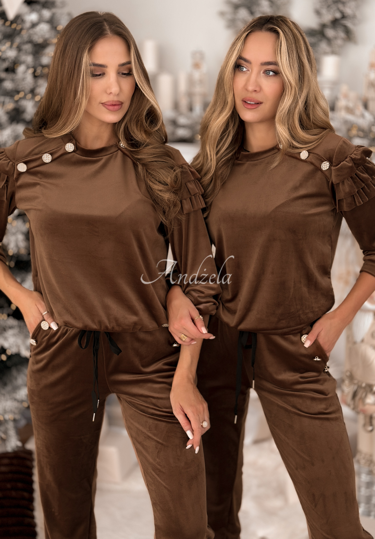 Velurová tepláková souprava s volánky Just Two Of Us čokoládový