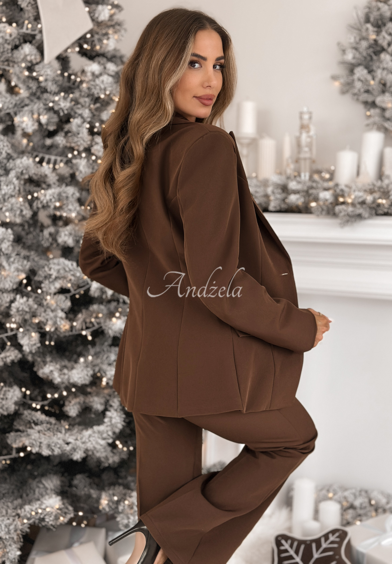 Souprava vypasované sako a zvonové kalhoty Say My Name čokoládový