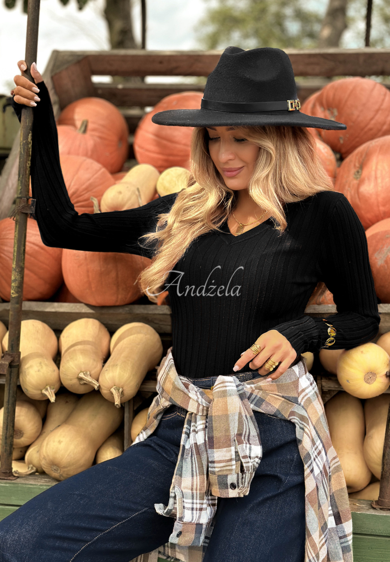 Vroubkovaná halenka s dlouhým rukávem Wrong Time černá