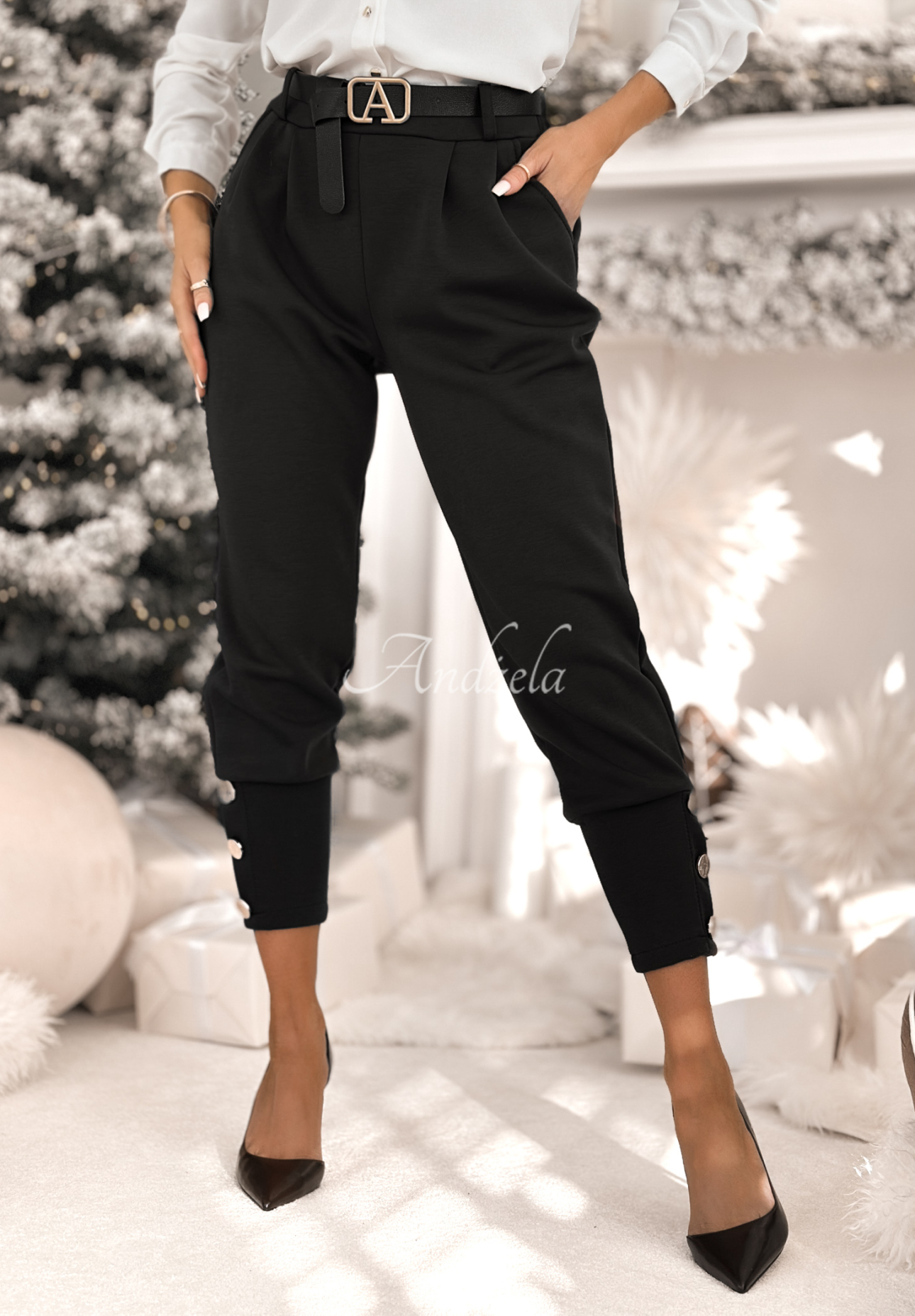 Látkové kalhoty s knoflíky Take A Peek černé