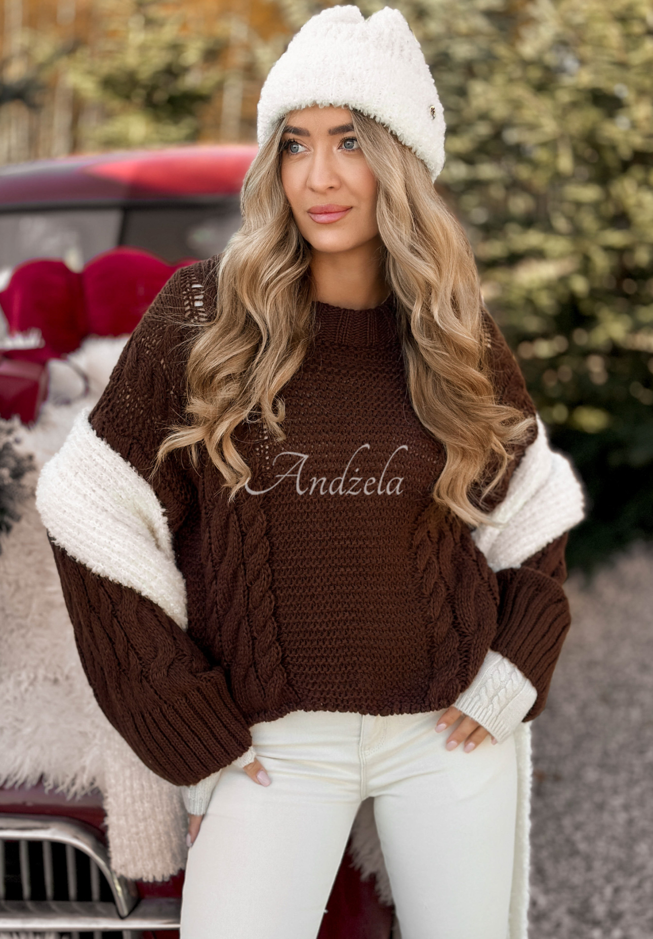 Ozdobně pletený svetr Snuggle Weather čokoládový