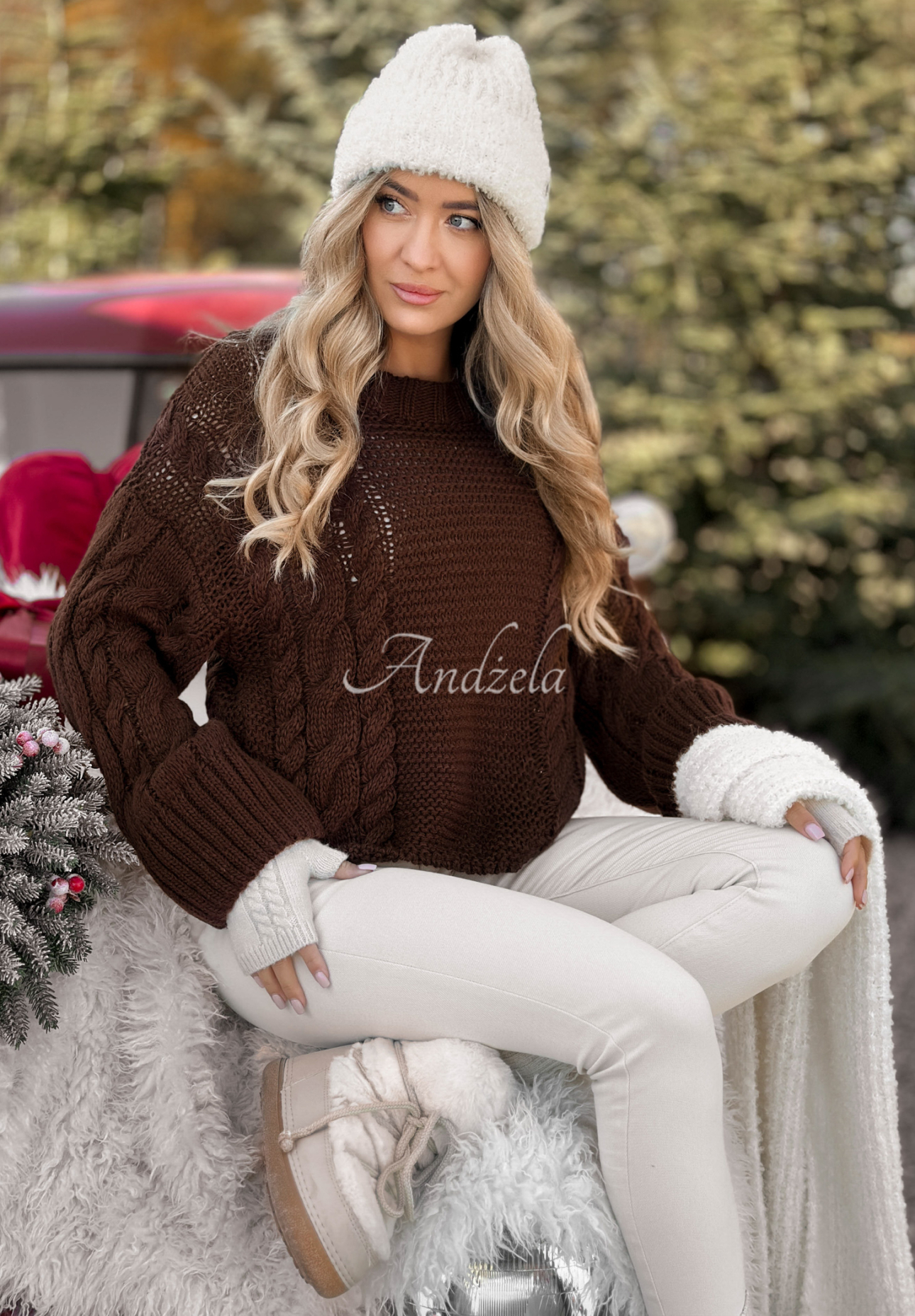 Ozdobně pletený svetr Snuggle Weather čokoládový