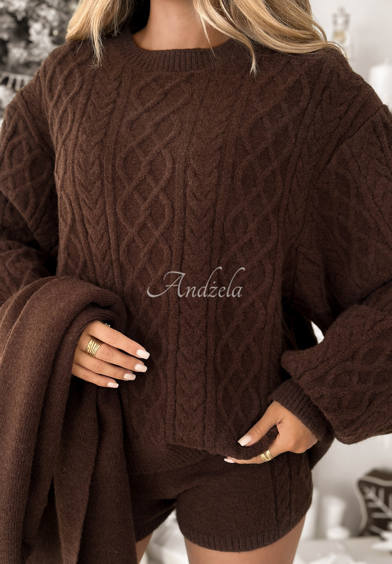 Souprava 3v1 svetr se šálou a šortky Northern Attitude čokoládový