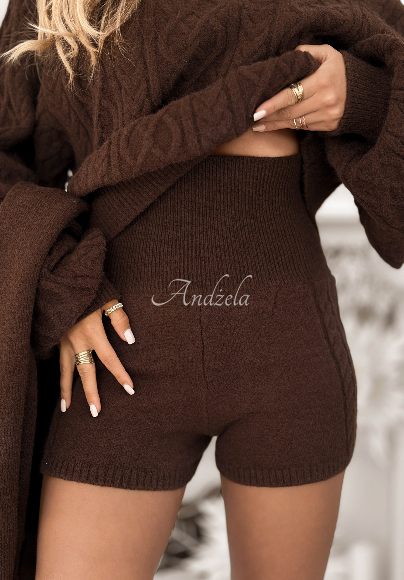 Souprava 3v1 svetr se šálou a šortky Northern Attitude čokoládový