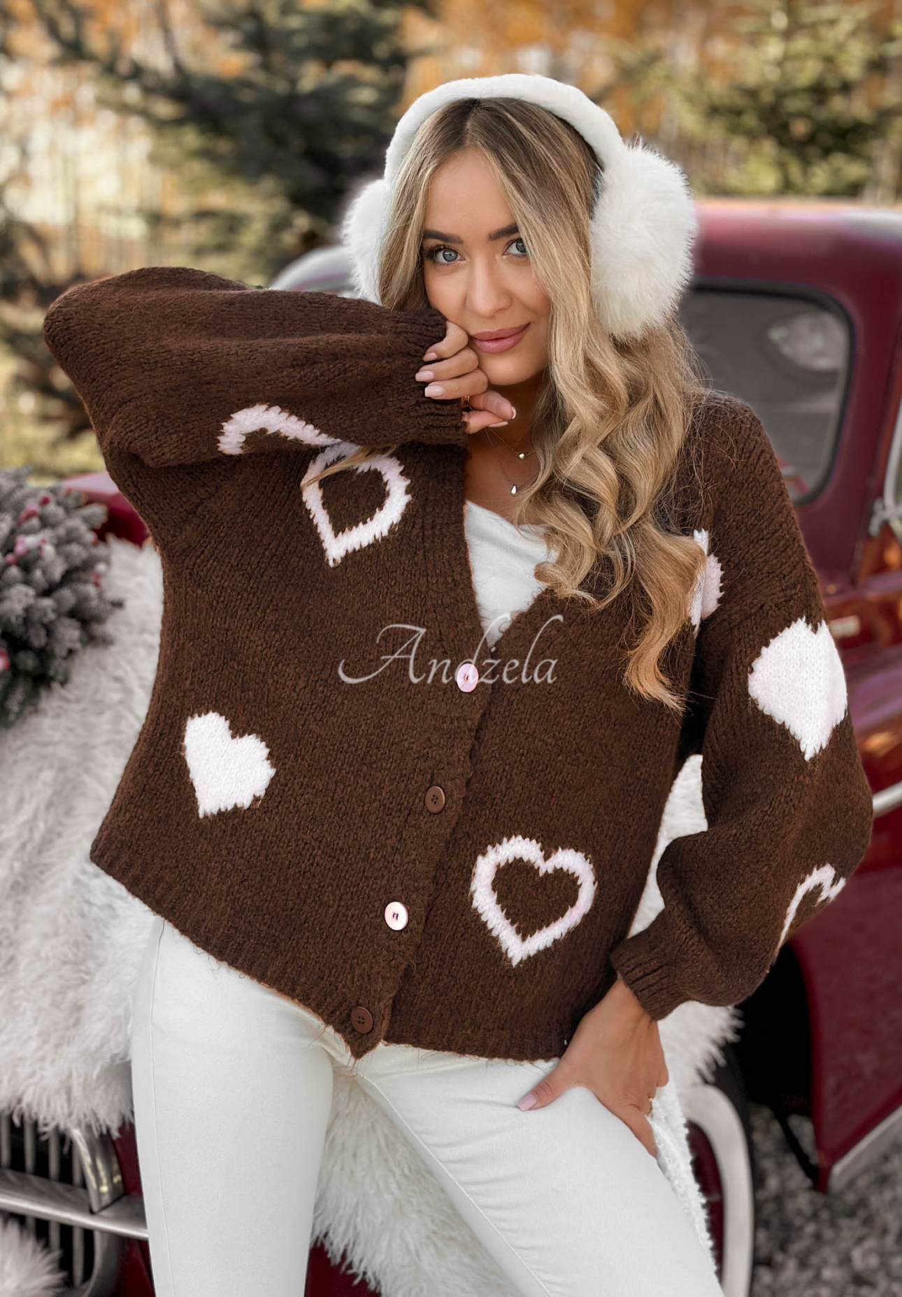 Krátký oversize kardigan se srdíčky Second Date čokoládový