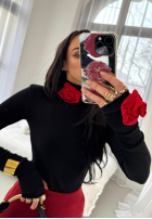 Halenka z golfem i różami La Milla Bouquet Of Roses černá