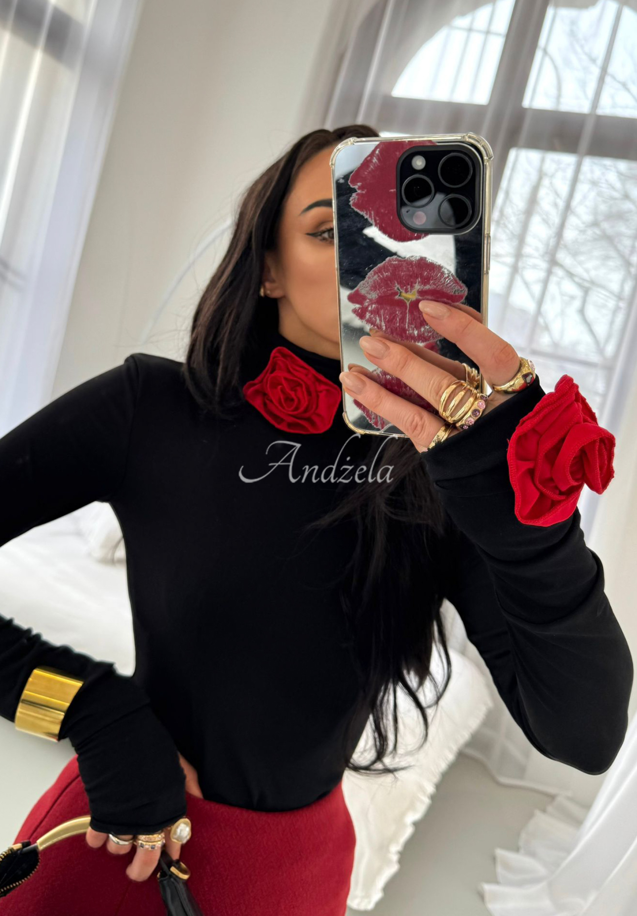 Viskózová halenka s rolákem a růžemi La Milla Bouquet Of Roses černá