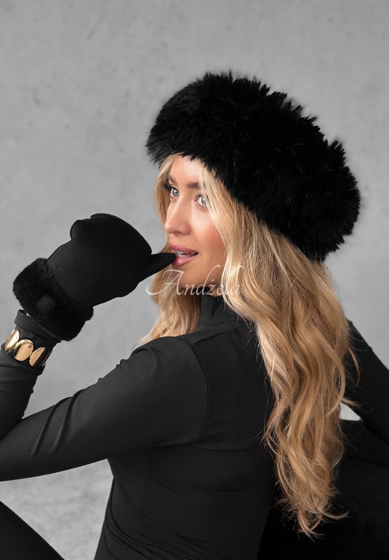 Čelenka s kožíškem Not To Allow černá